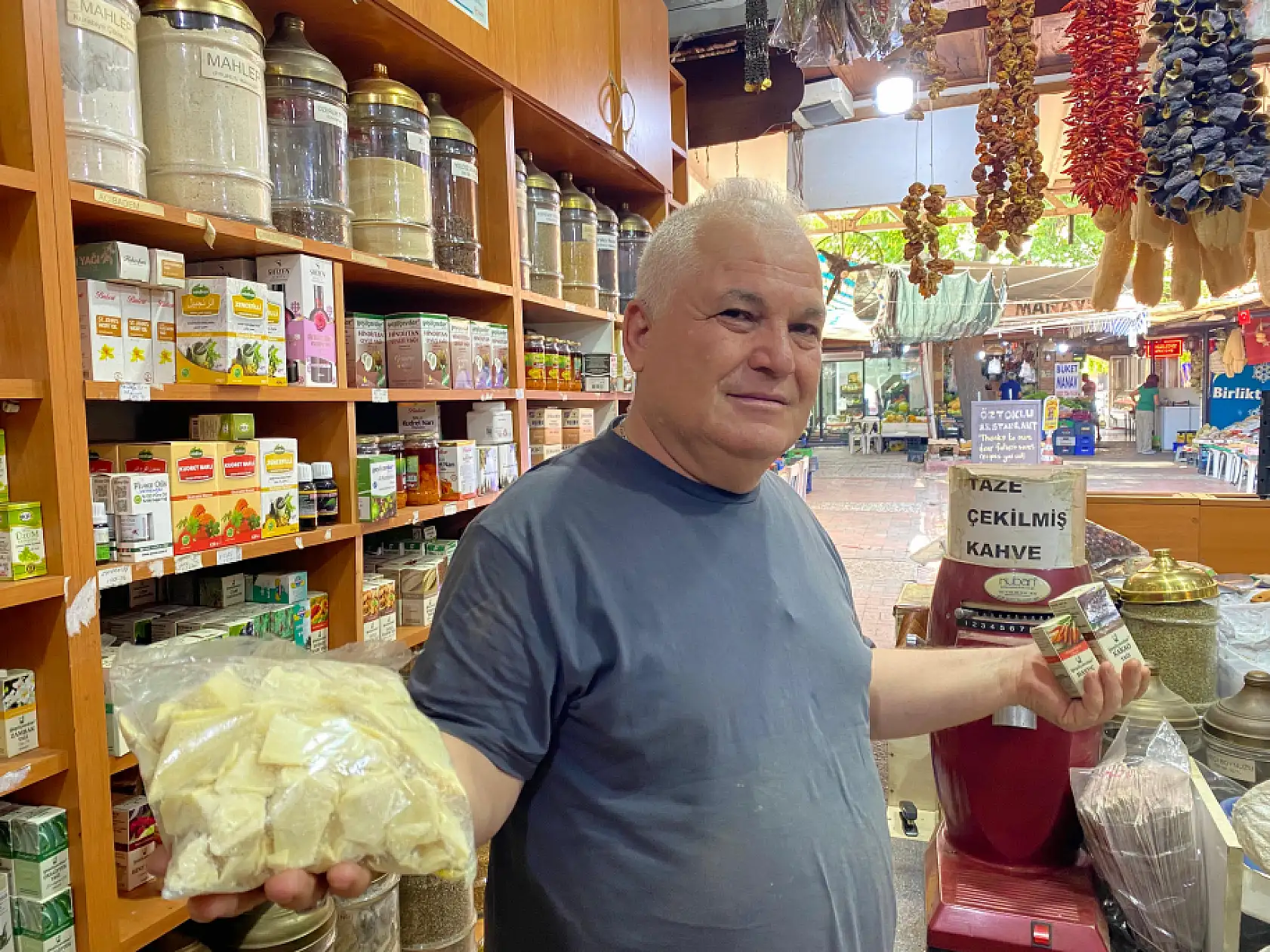 Fethiye'de bronzlaşmak isteyenler doğal yağlara yöneliyor