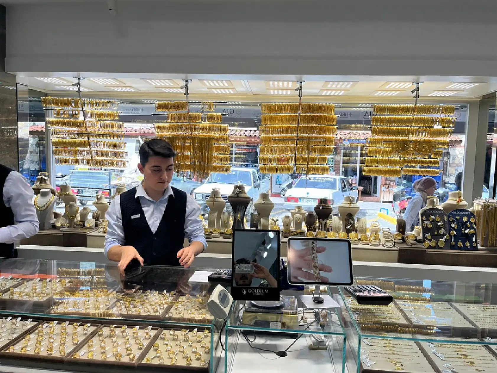 Gezer, 'Bayram öncesi hareketlilik var'