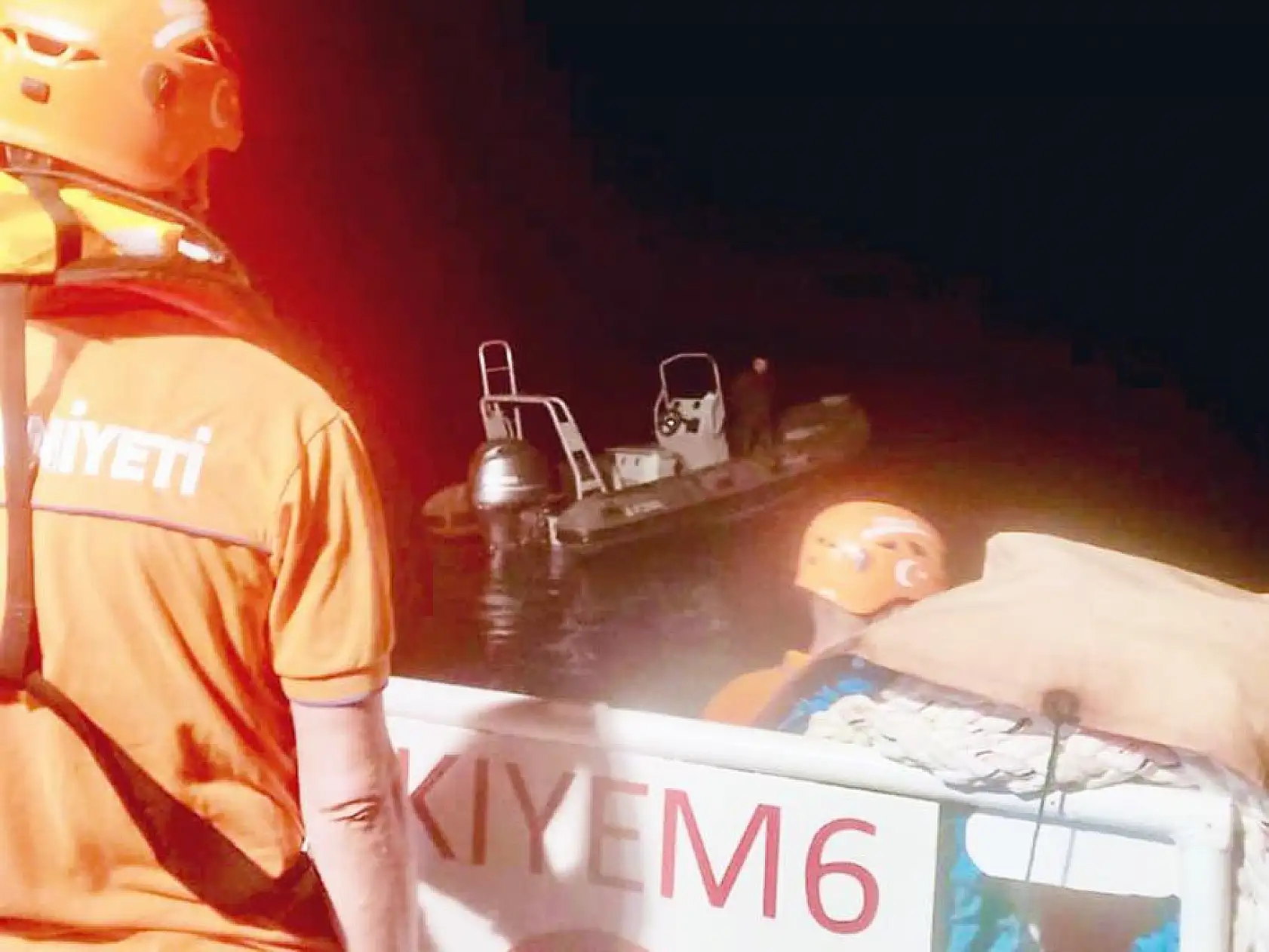 Arızalanan Botu Kıyem Ekipleri Kurtardı