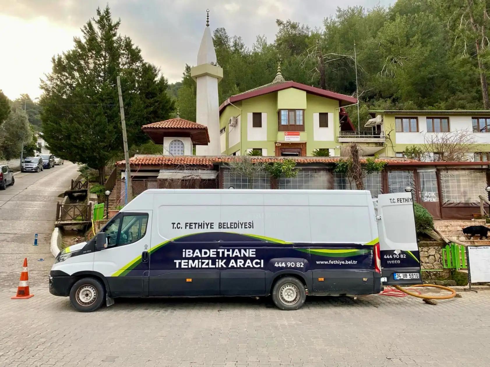 Fethiye Belediyesi Ramazan Ayı öncesi camilerde temizlik çalışmalarını tamamladı