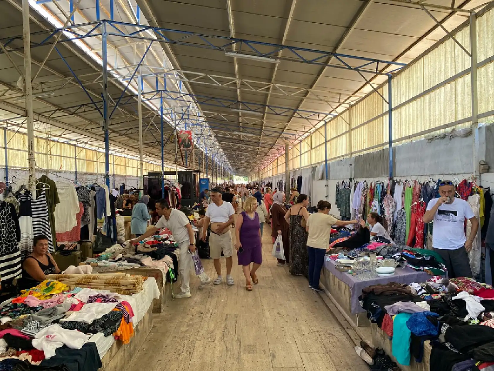 Fethiye'de İkinci El Pazarı İlgi Görüyor