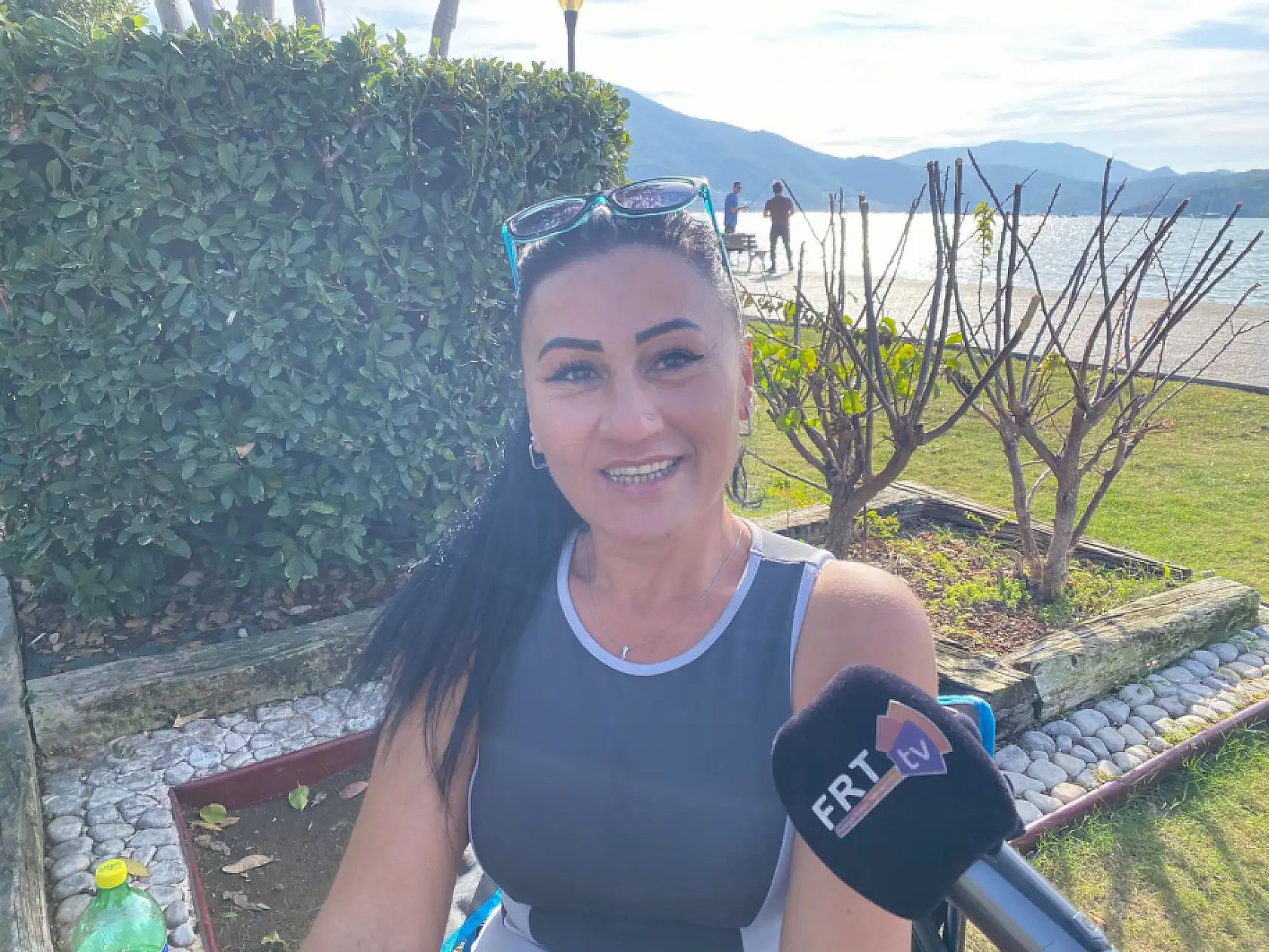 Fethiye'de vatandaşlar 3. Etap Sahil Bandı'nda güneşli günlerin tadını çıkarıyor