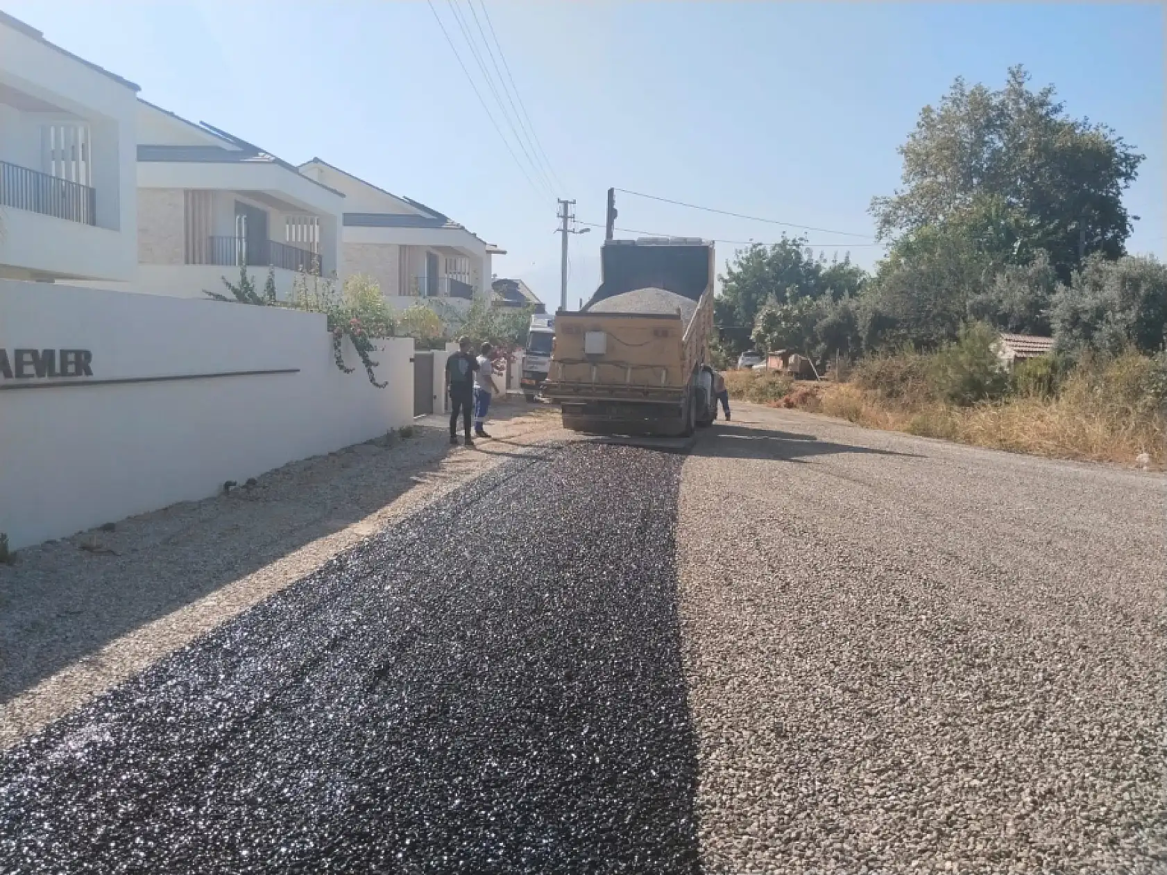 Fethiye Belediyesi yol çalışmalarını sürdürüyor