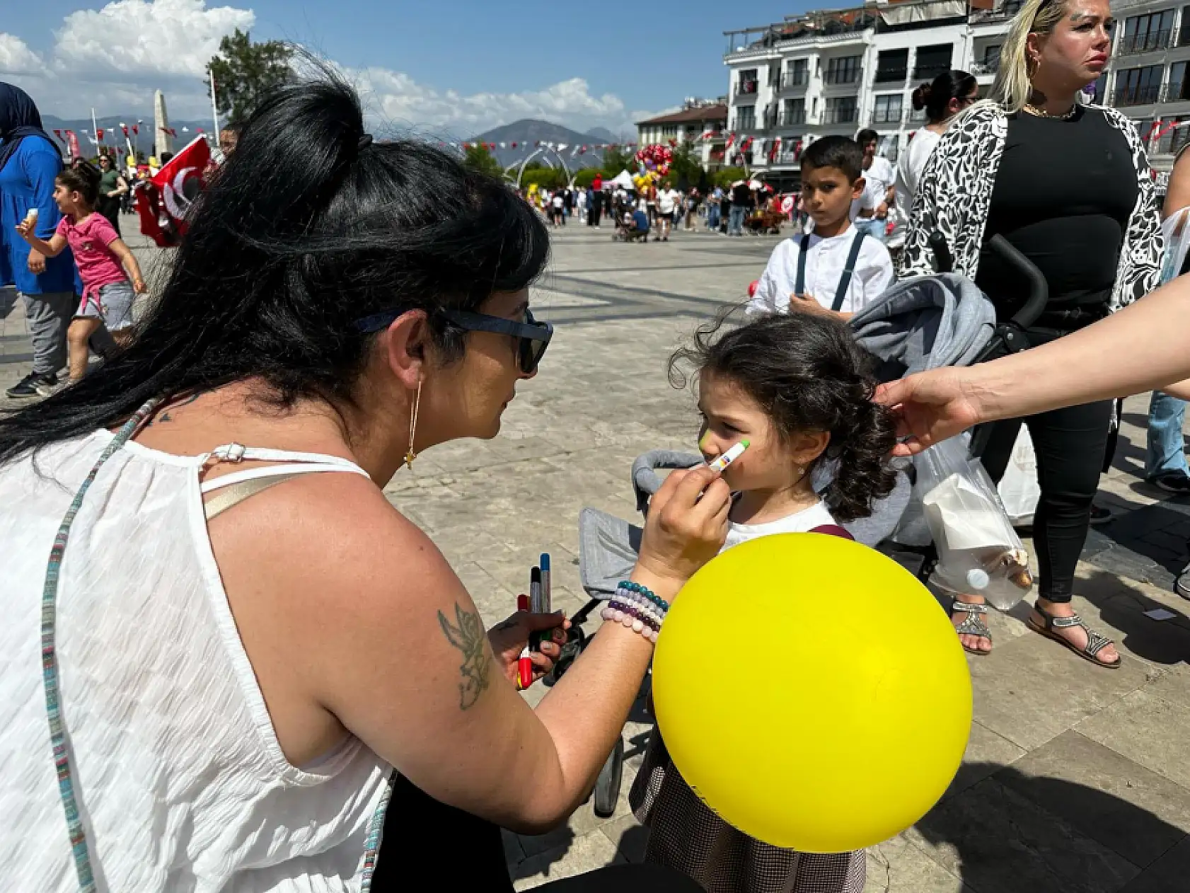 EGE SEN Sanat Derneği, Fethiye Beşkaza Meydanı'ndaki Festivalde Yerini Aldı