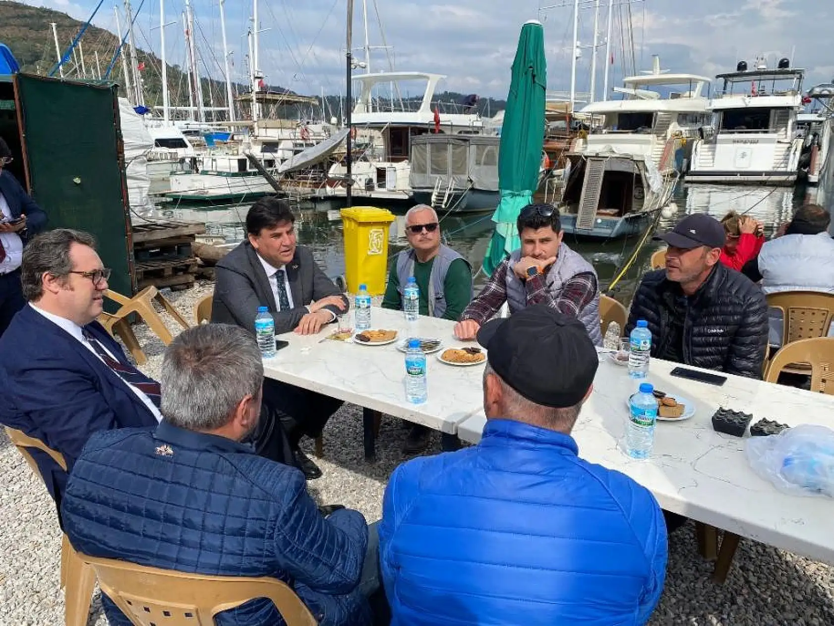 Karaca Yat Çekek Yeri Esnafının Sorunlarını Dinledi