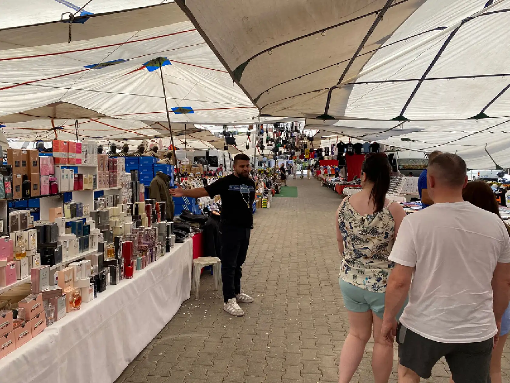 Fethiye Ovacık Mahallesi Pazarı'nda İngiliz Yoğunluğu