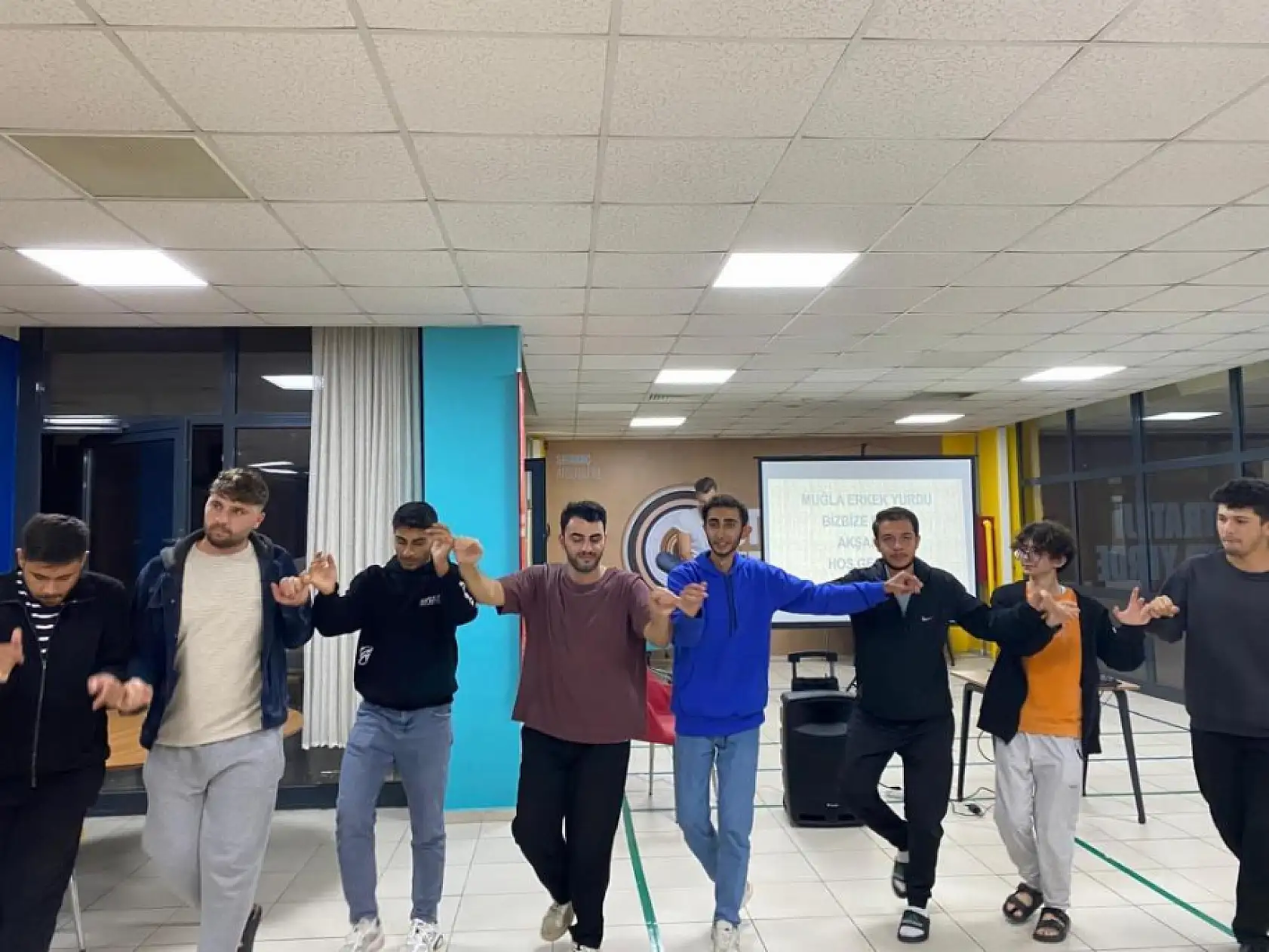 Muğla erkek öğrenci yurdunda 'Biz Bize Moral Gecesi' ile akademik stres atıldı