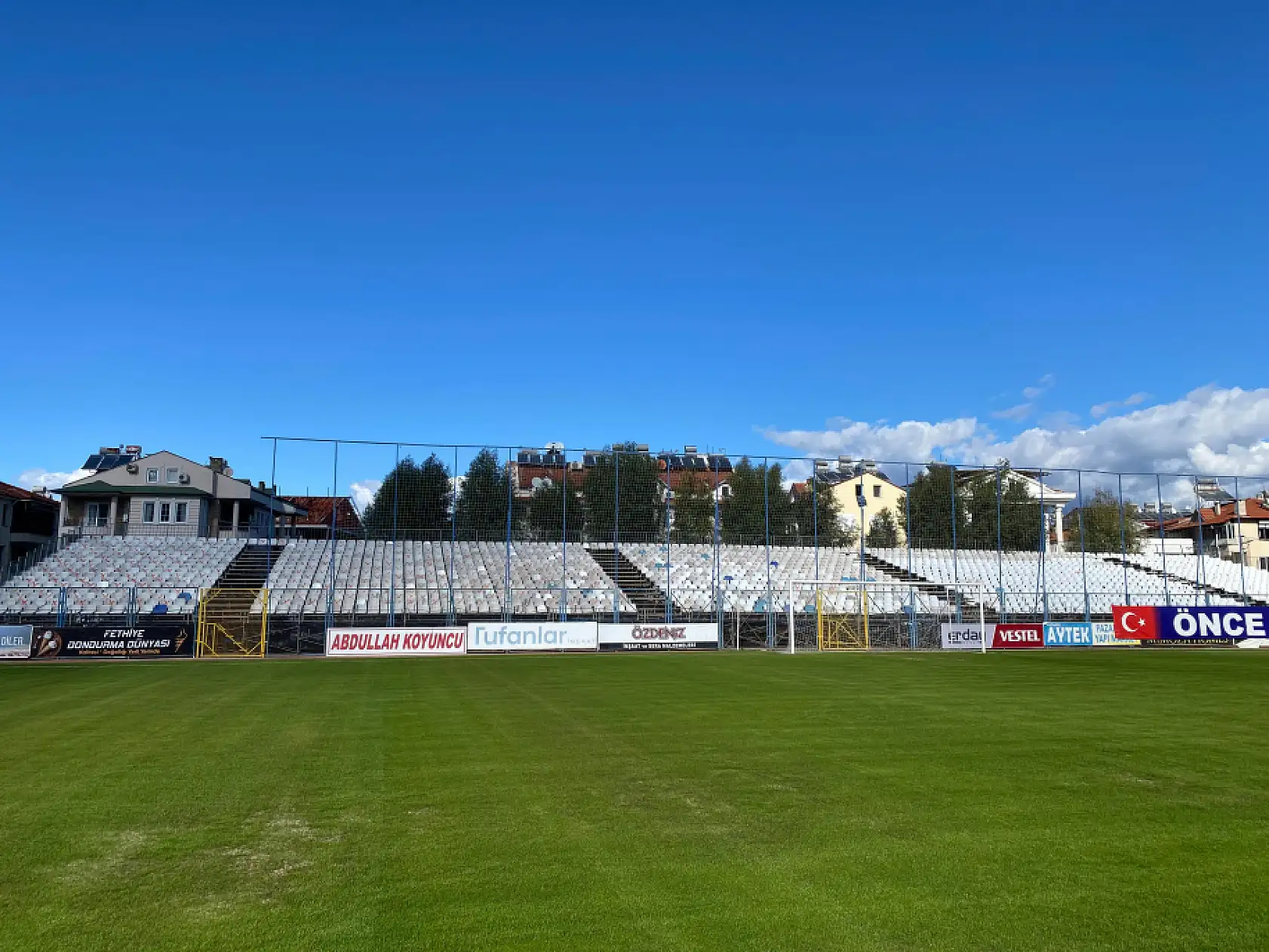 Fethiye İlçe Stadyumu'nda Betonarme Tribünü İçin İncelemelerde Bulunuldu