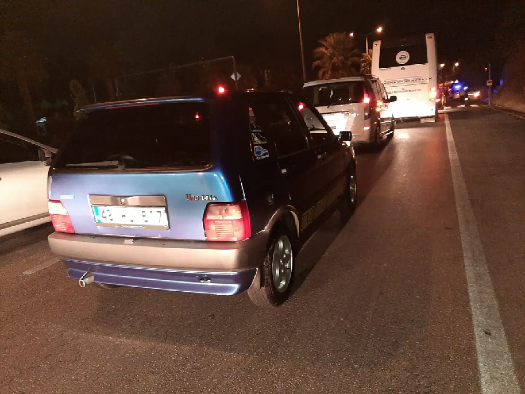 Fethiye Göcek'te Refüje Çarpan Araç Devrildi