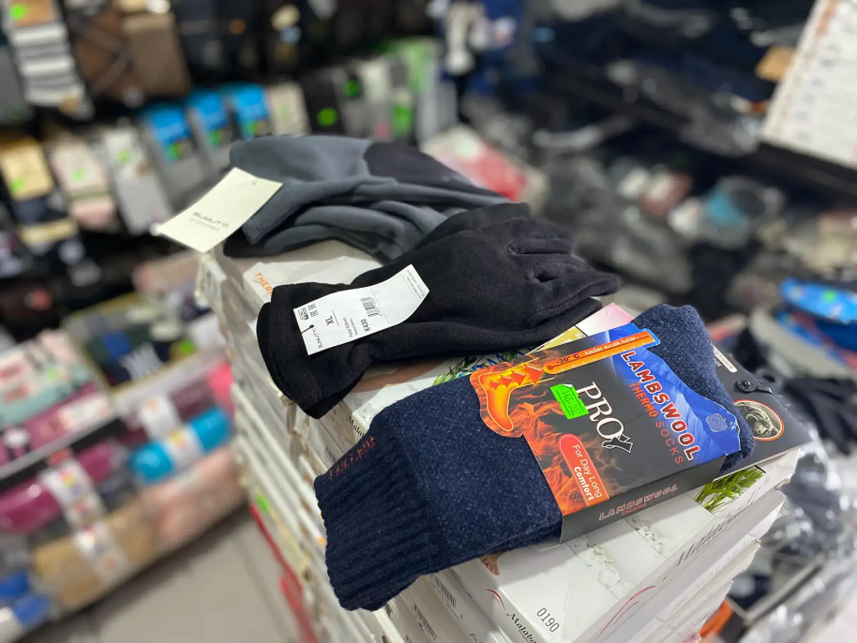 Fethiye'de İçlik ve Yün Çoraplara İlgi Artıyor