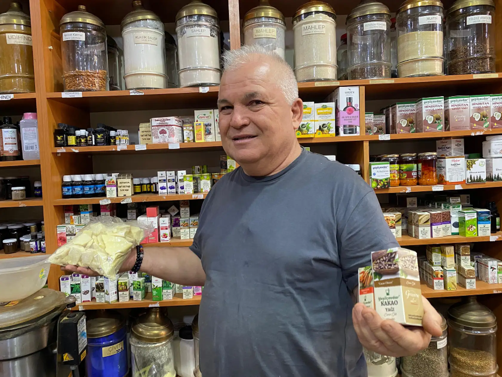 Fethiye'de bronzlaşmak isteyenler doğal yağlara yöneliyor