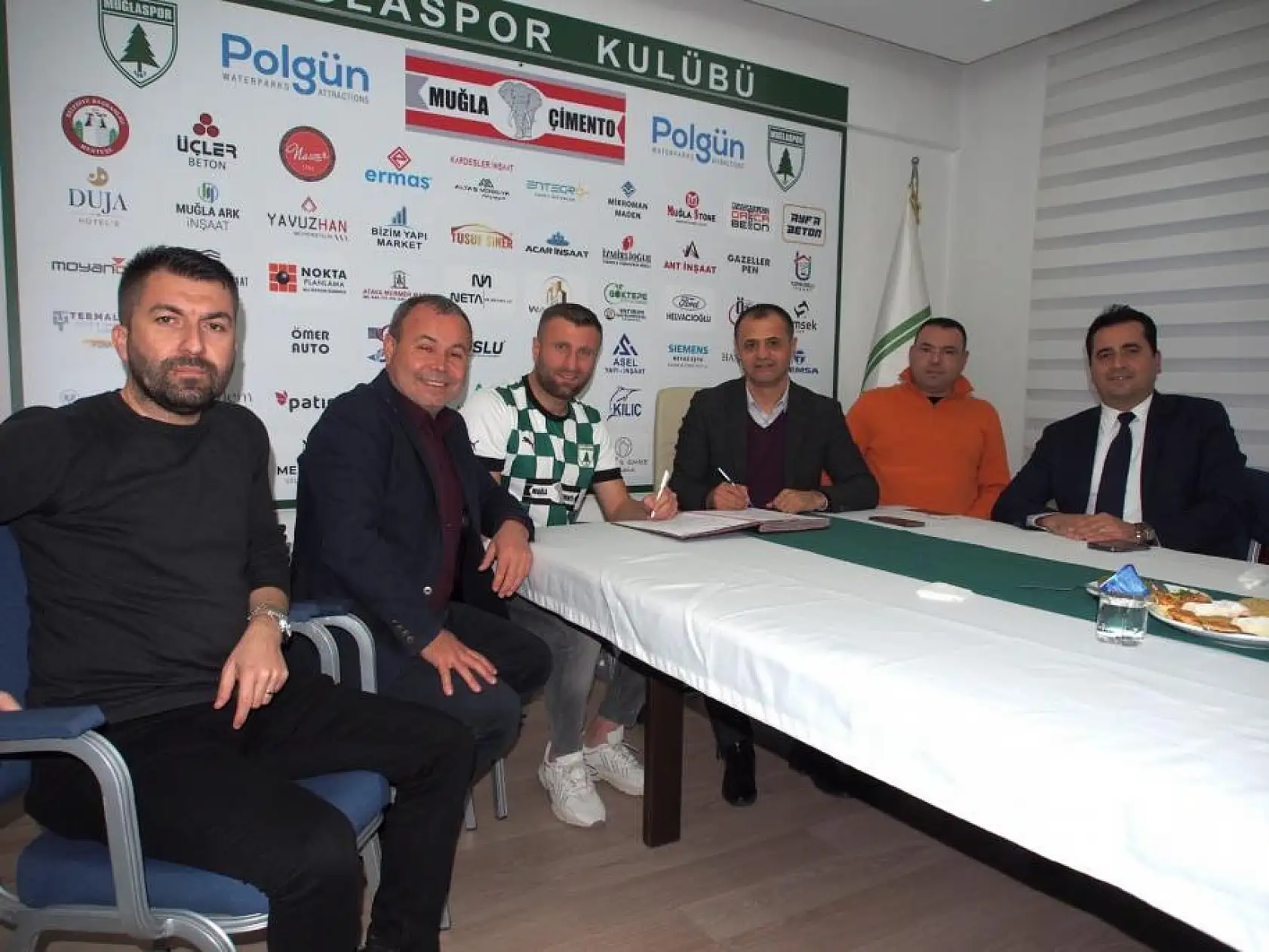 Muğlaspor Transfer Çalışmalarına Devam Ediyor