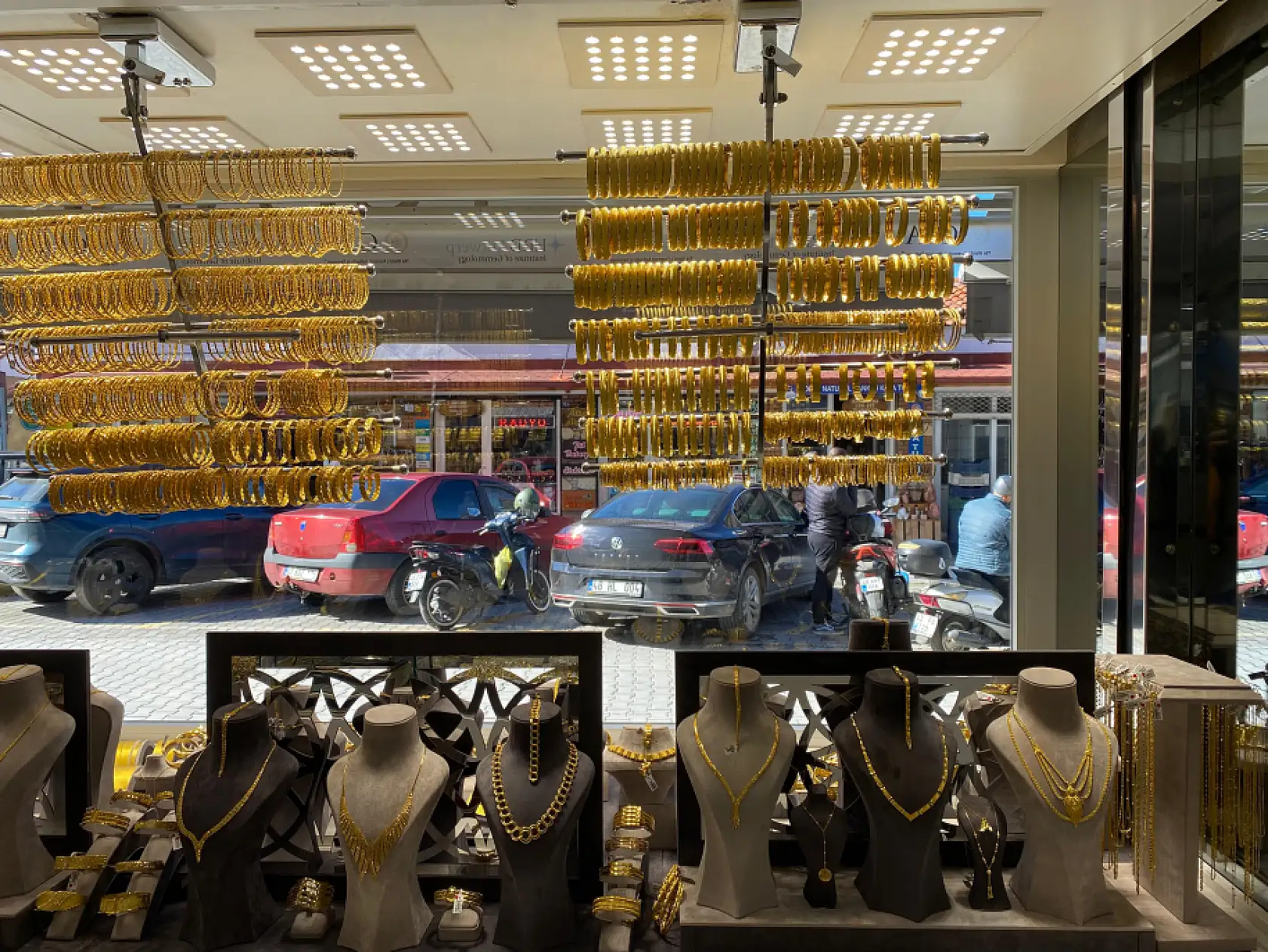 Fethiye Tufanlar Kuyumculuk 14 Şubat Sevgililer Günü'ne İndirim ve Sürprizleriyle Hazır