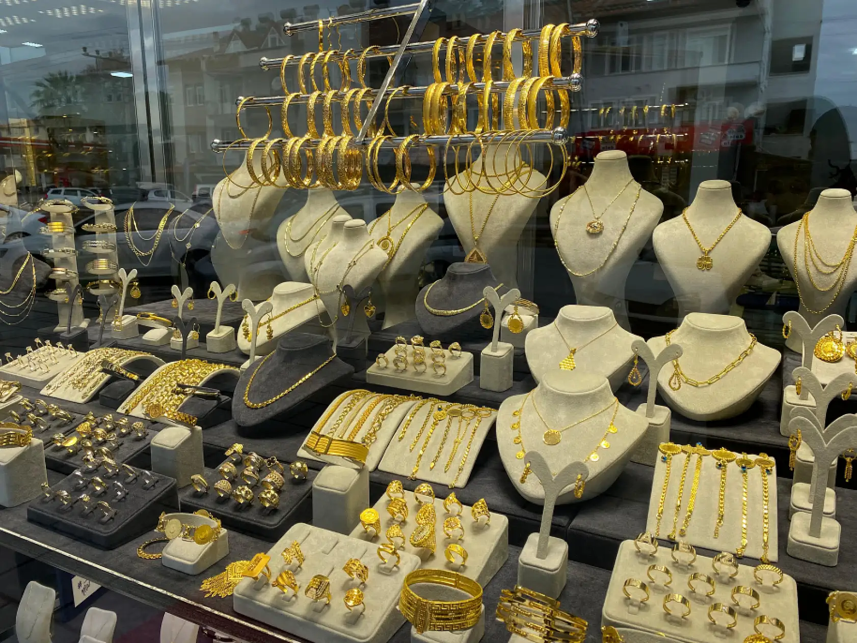 Fethiye Kuyumcularında Kimlik Kartı ile Alışveriş Dönemi Başladı