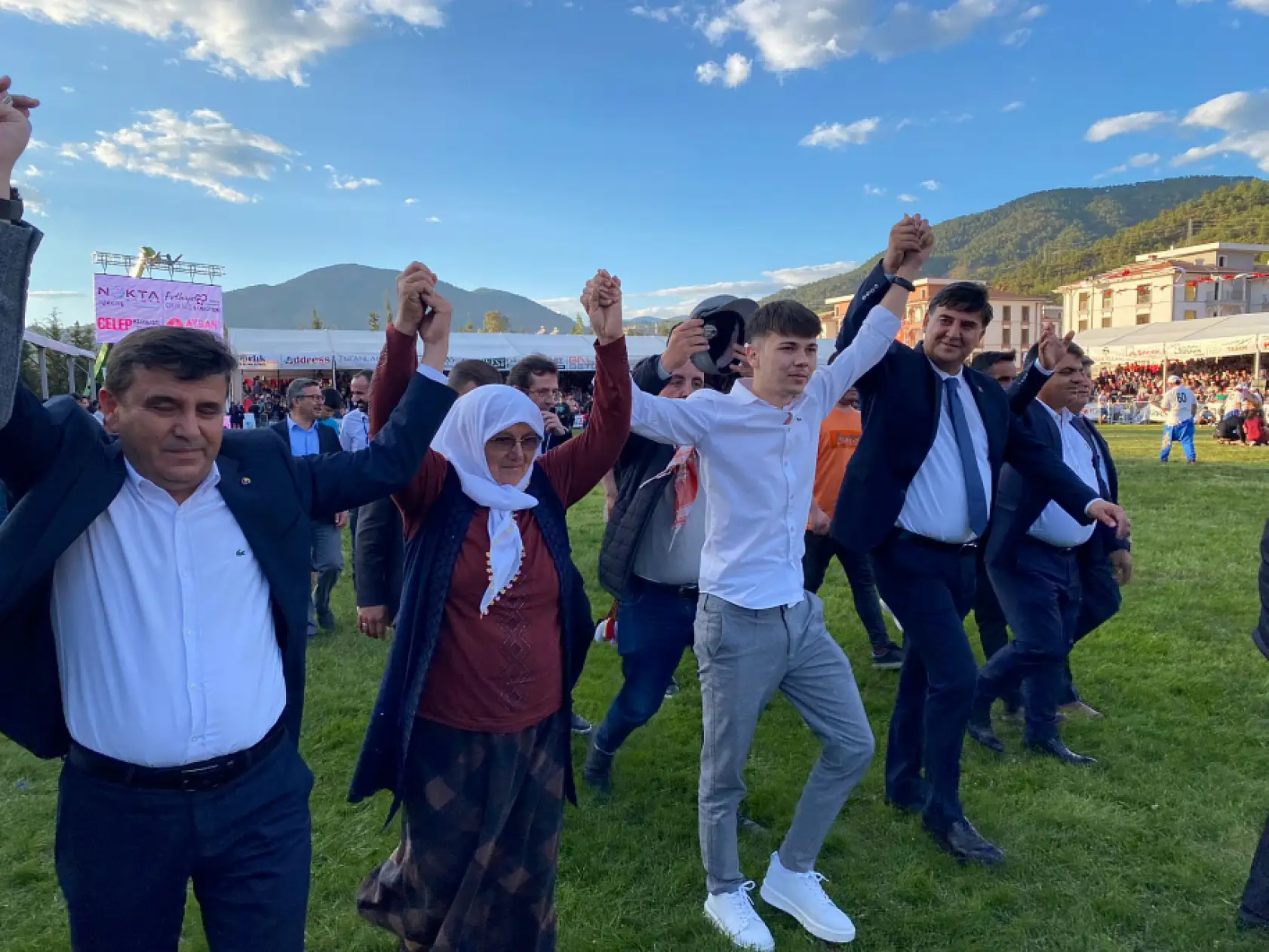 Karaçulha Mustafa Kiremitli 2.Yağlı Güreşleri'nde Türkiye'nin En Genç Güreş Ağası Oldu 