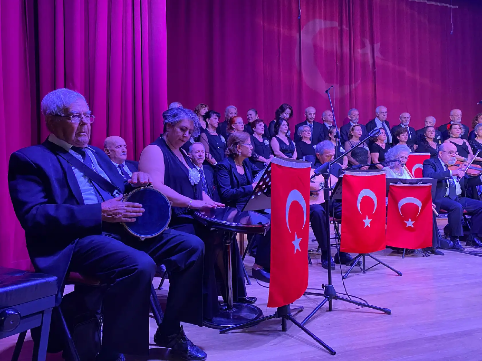 Fethiye'de Ata'ya Saygı konseri