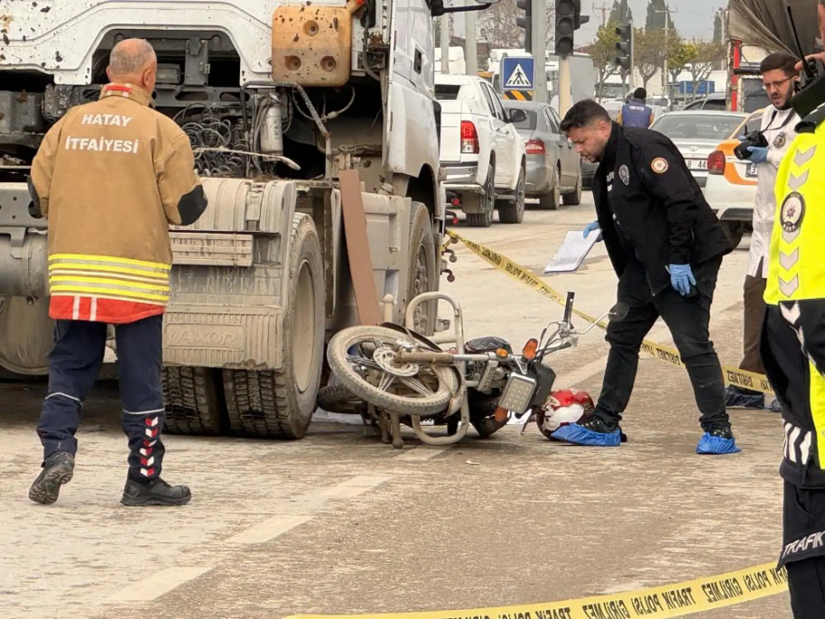 Tır ile çarpışan motosikletteki anne ve 2 aylık bebeği öldü