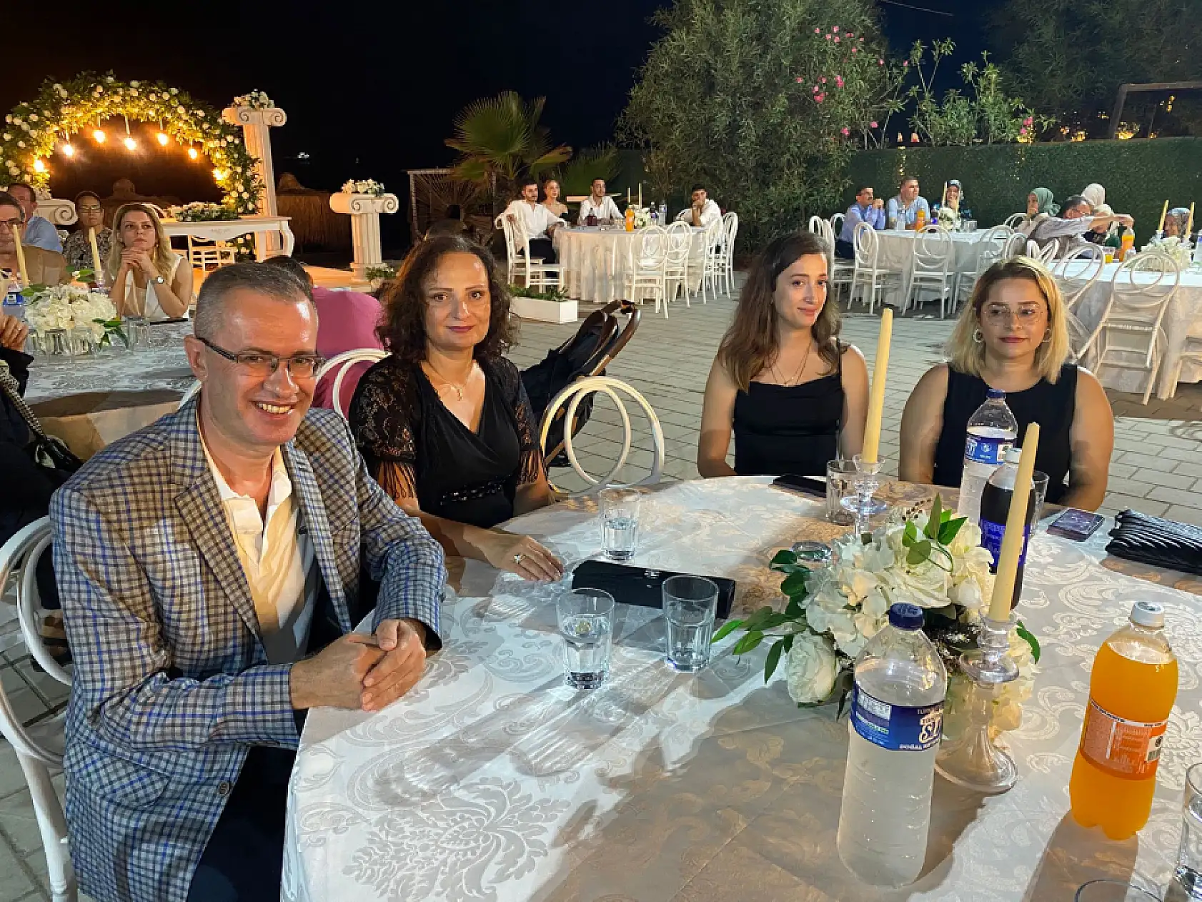 Fethiye'de görkemli düğün: Kevser ve Metehan evlendi