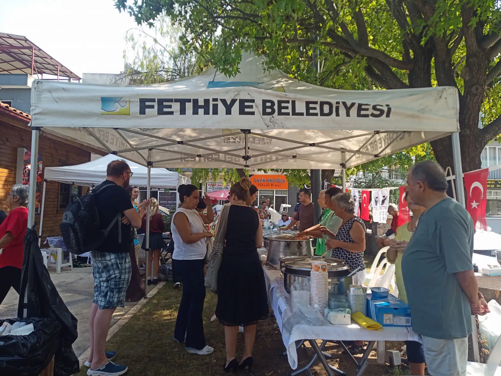 ADD Fethiye Şubesi'nden Eğitime Büyük Destek: 'Cumhuriyetin Çocuklarına Sahip Çıkıyoruz' Kermesi Yoğun İlgi Gördü