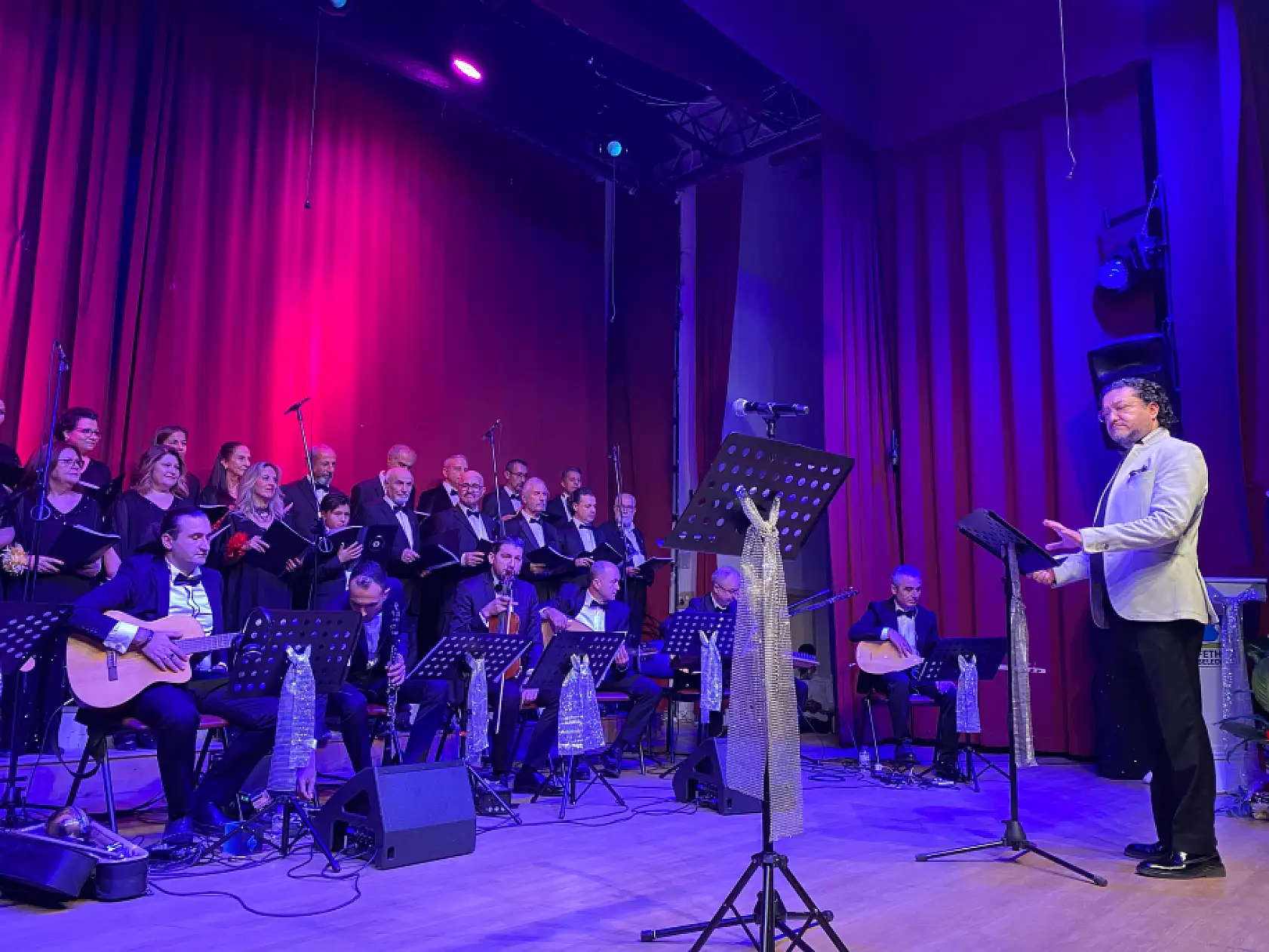 Fethiye'de 'Rengarenk Şarkılar' Konseri Büyük Beğeni Topladı