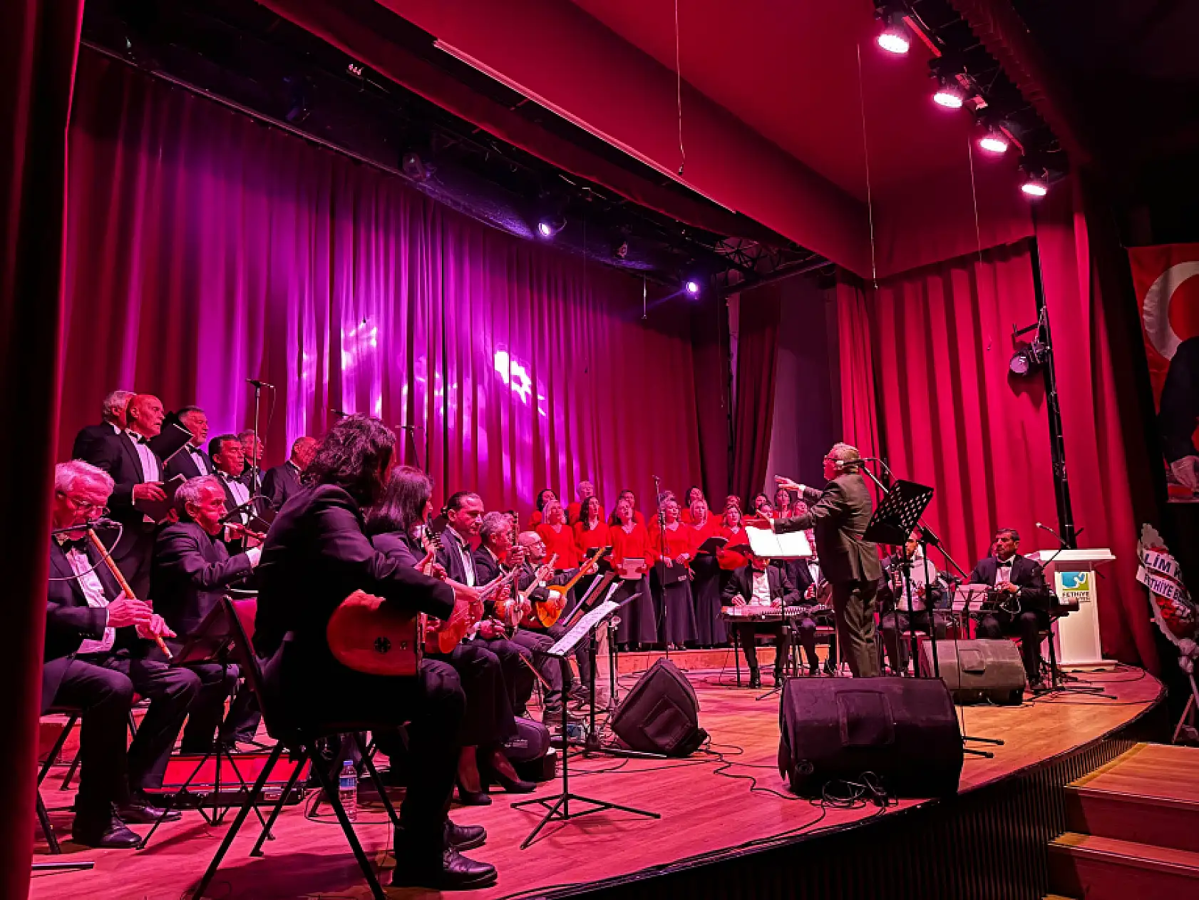 Fethiye'de Türk Halk Müziği rüzgarı esti