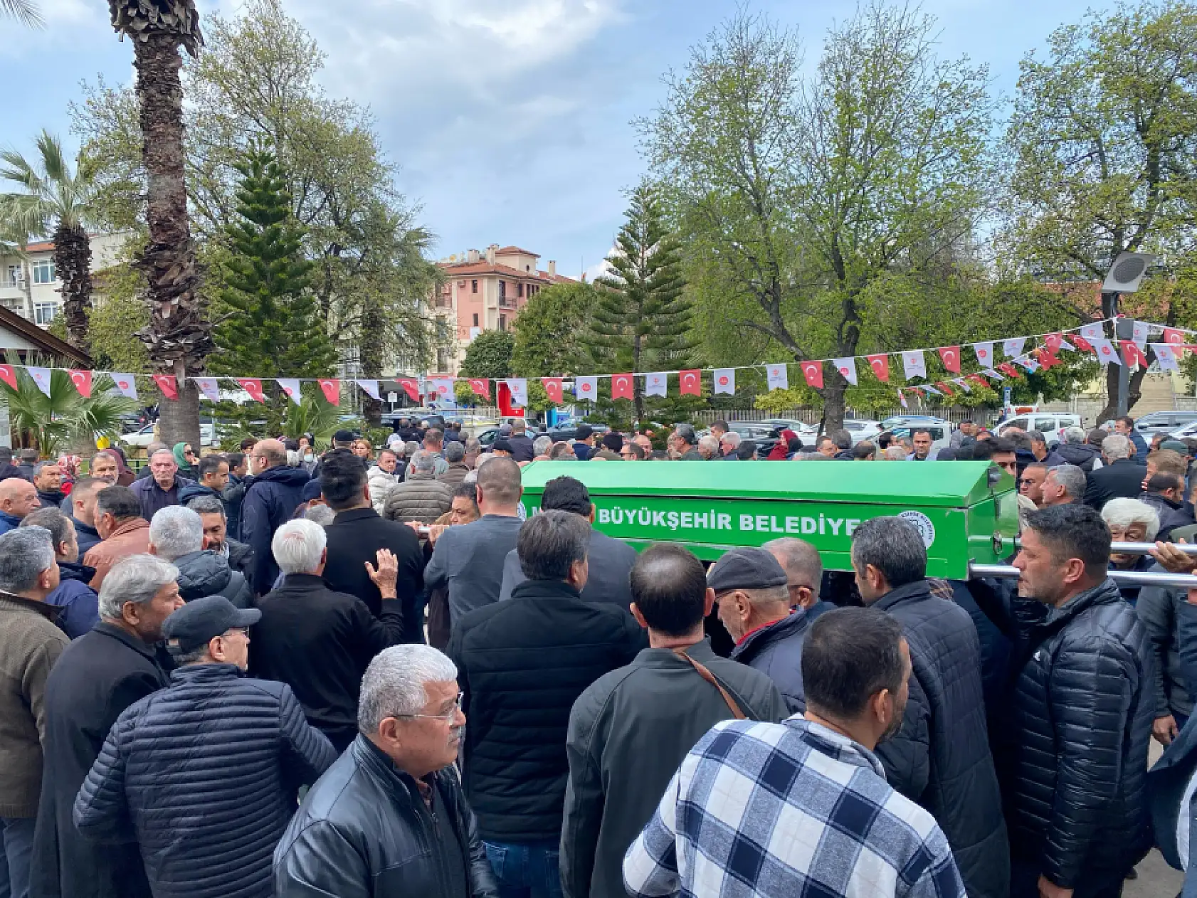 Fethiye 'Dayı' sını Kaybetti, Cenaze Törenine Yoğun Katılım Oldu
