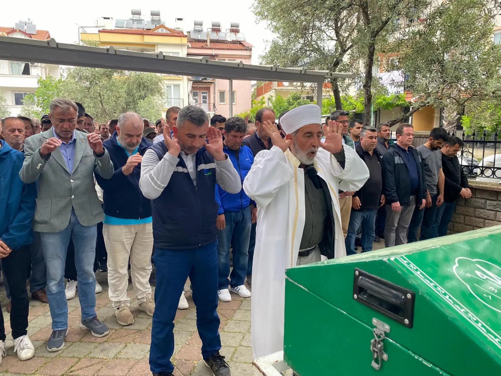 Fethiye'de acı kayıp: Kazım Koçyiğit son yolculuğuna uğurlandı