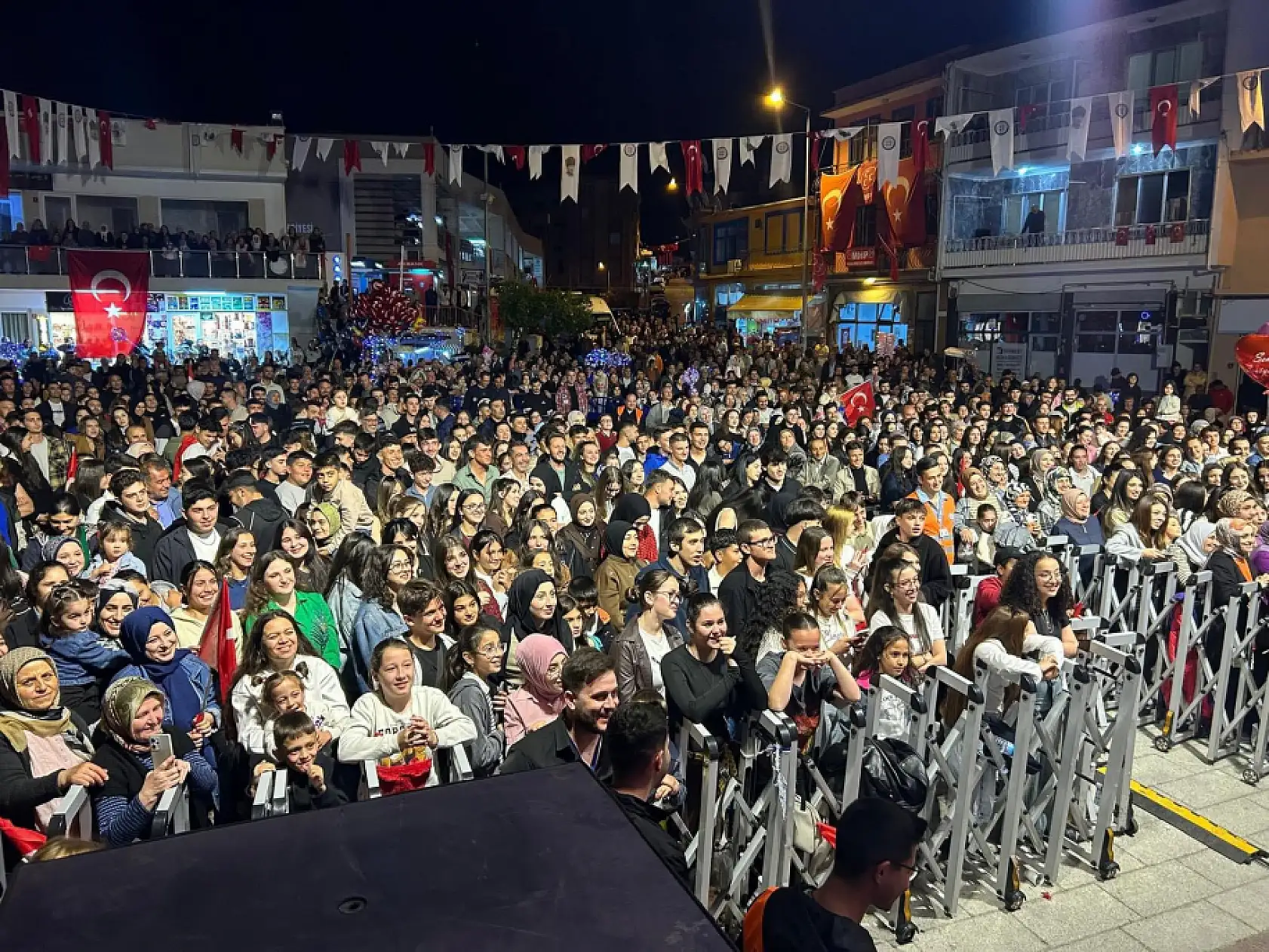 19 Mayıs Coşkusu Büyükşehir Konserleri ile yaşandı