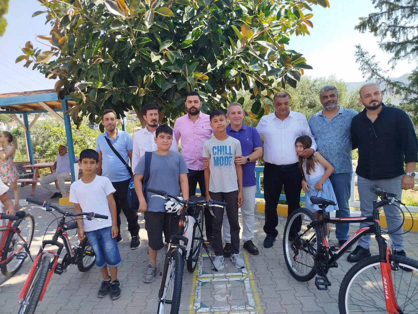 MHP Fethiye'den Başarılı Öğrencilere Sinema Bileti ve Bisiklet Hediyesi