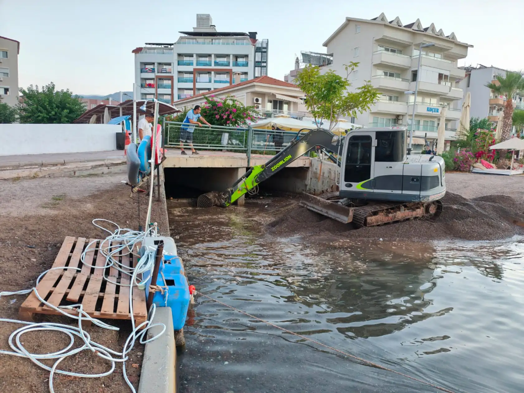 MUSKİ Ketenci Deresini Temizledi