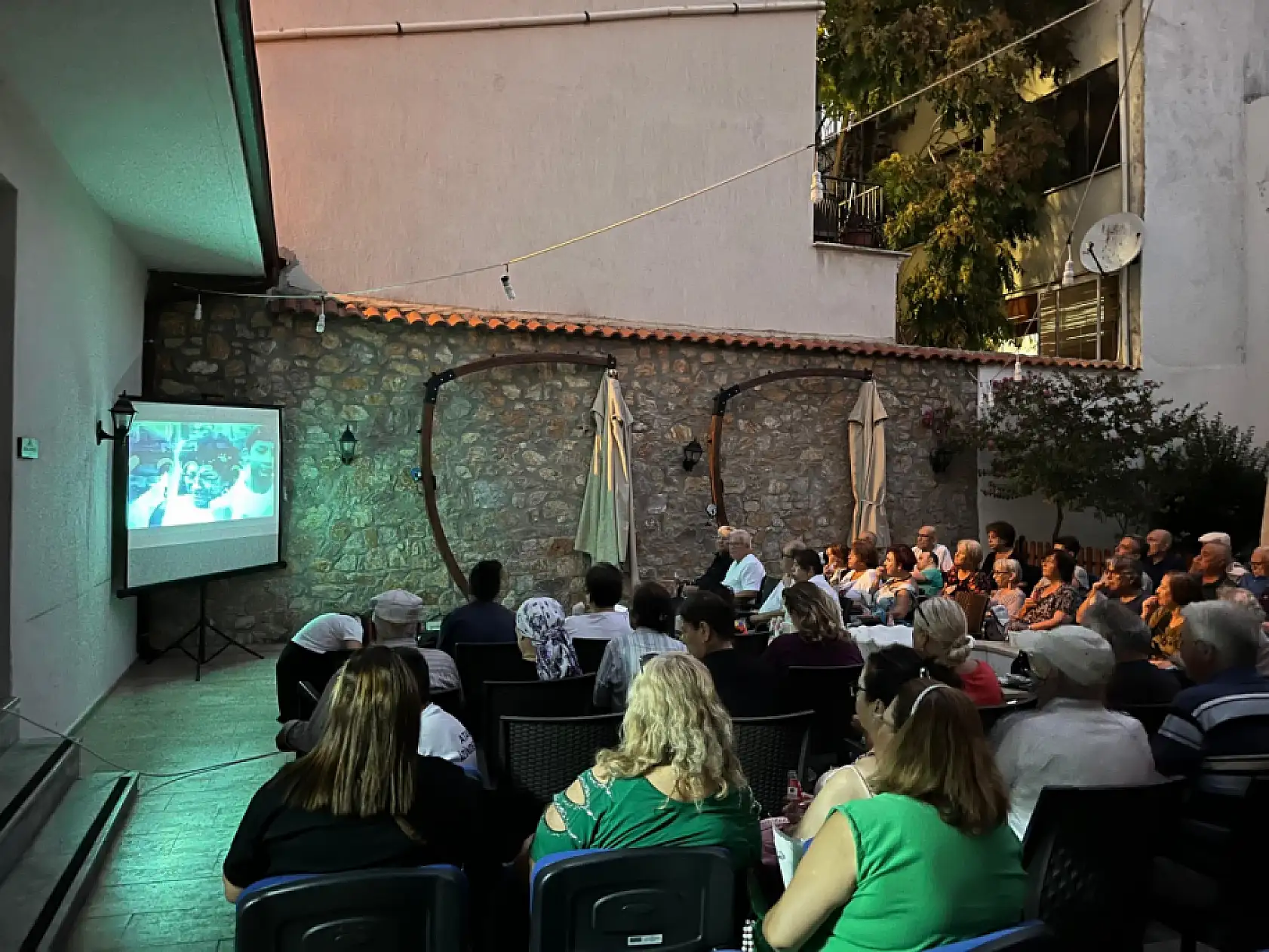 100 Yaş Evi Üyeleri Yazlık Sinema Günleri'nde Buluştu
