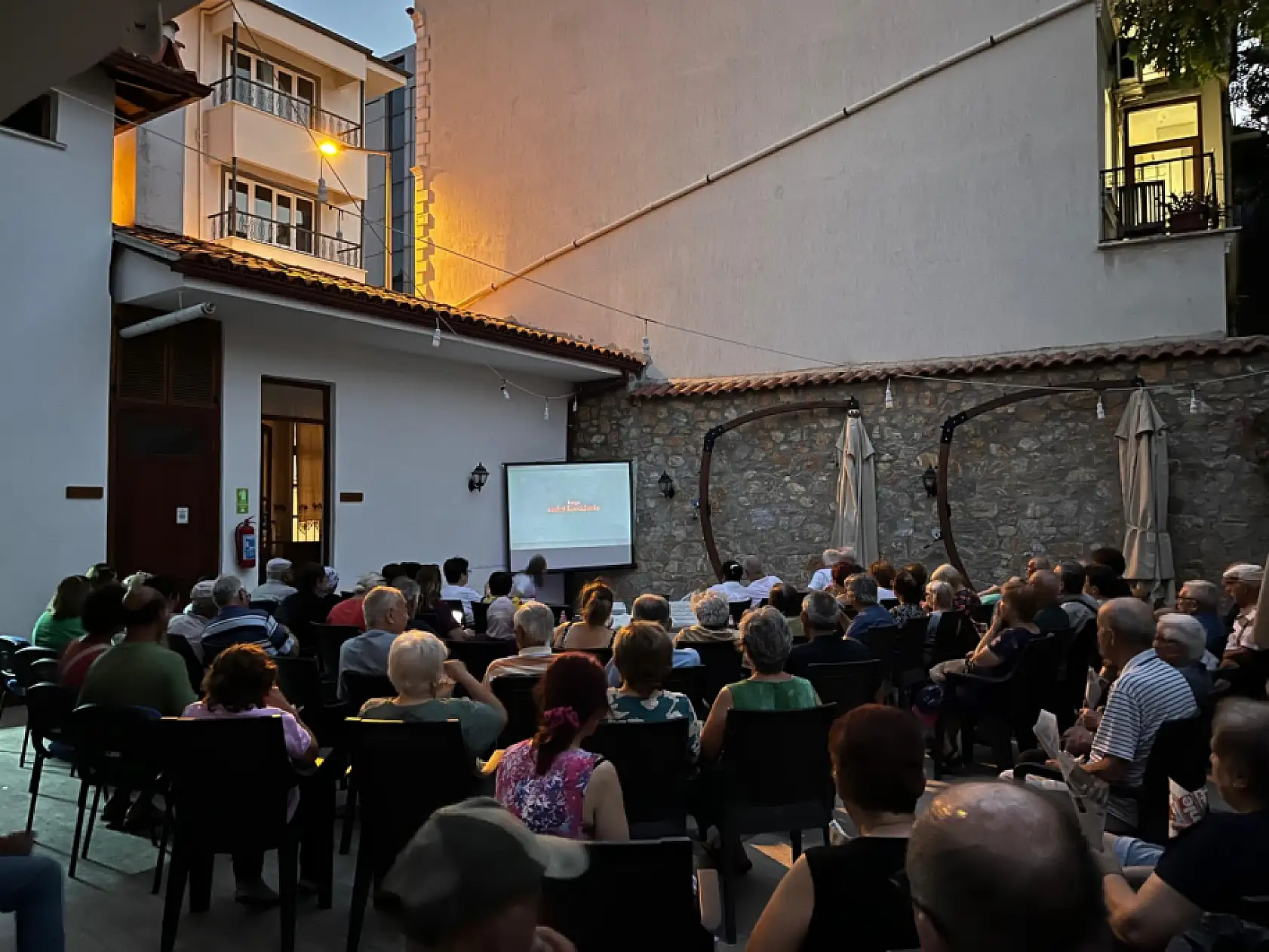 100 Yaş Evi Üyeleri Yazlık Sinema Günleri'nde Buluştu