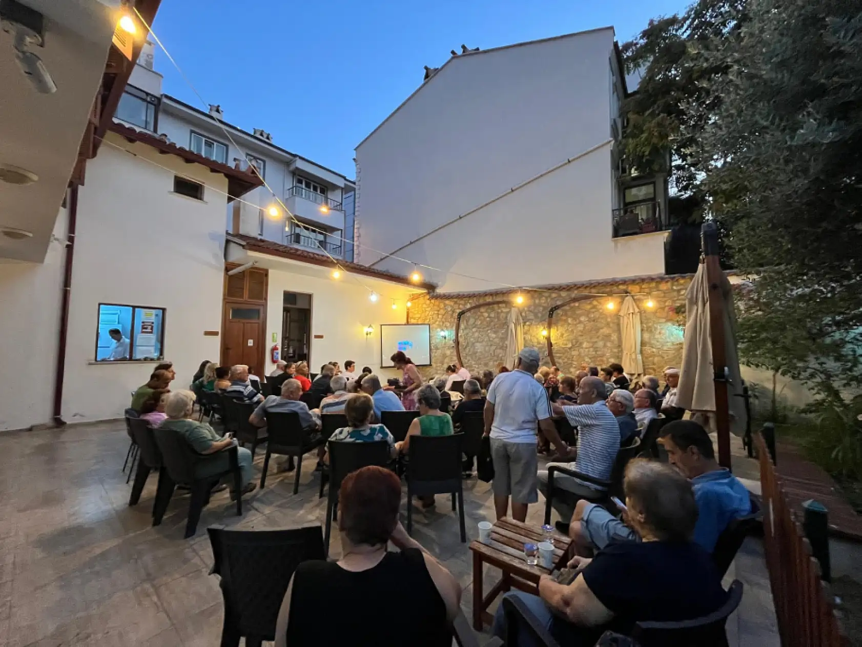100 Yaş Evi Üyeleri Yazlık Sinema Günleri'nde Buluştu