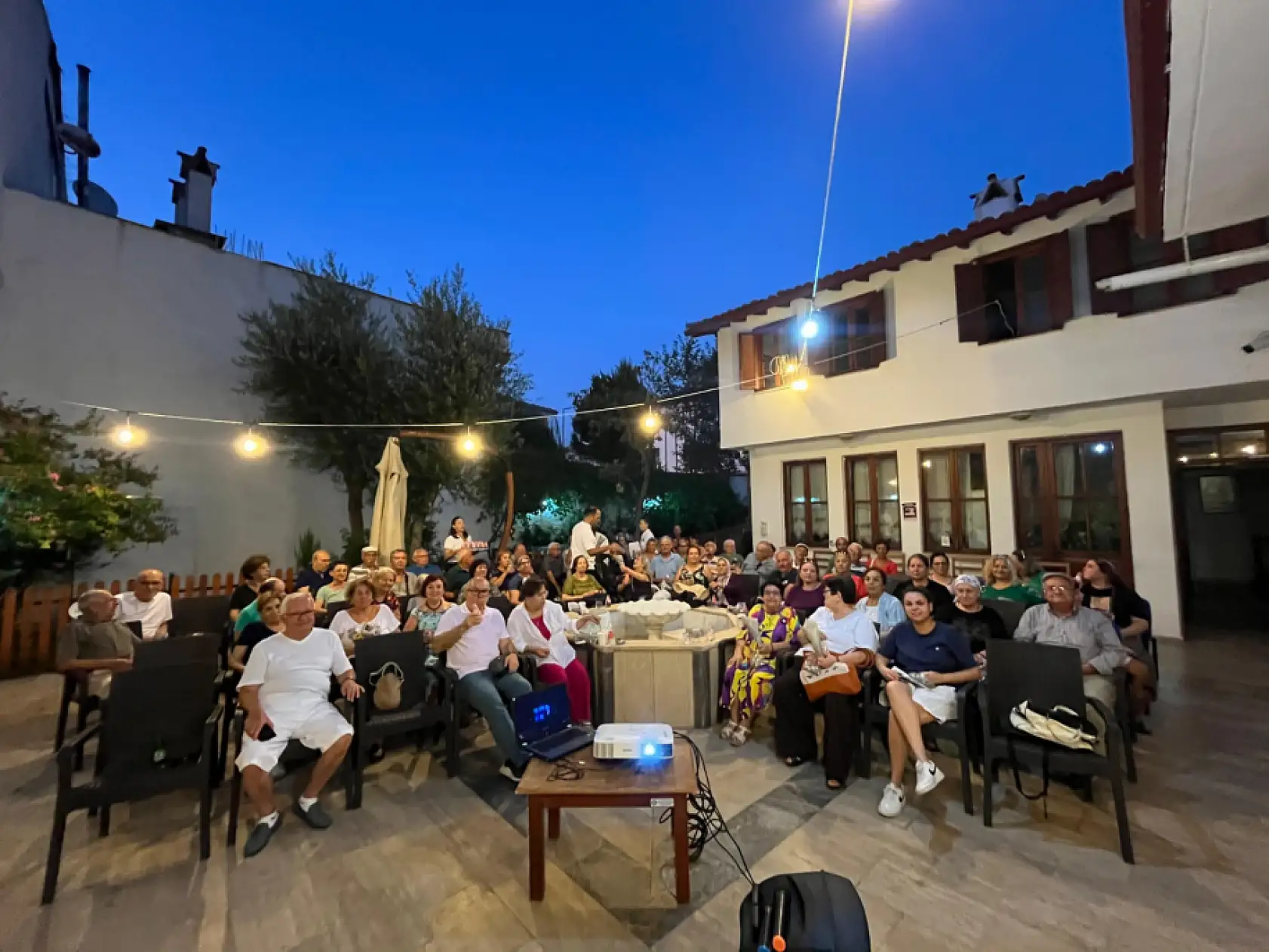 100 Yaş Evi Üyeleri Yazlık Sinema Günleri'nde Buluştu