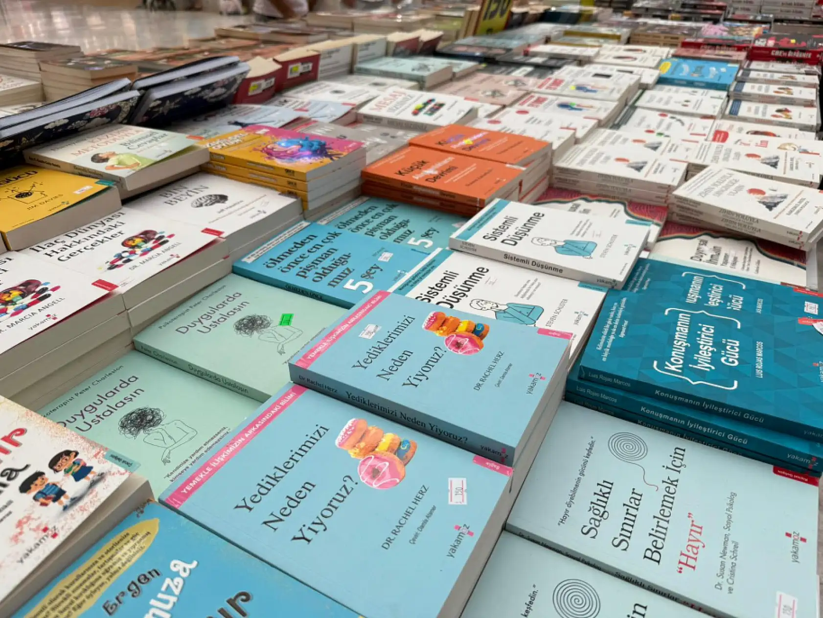 Fethiye'de 3. Kitap Fuarı ilgi görüyor