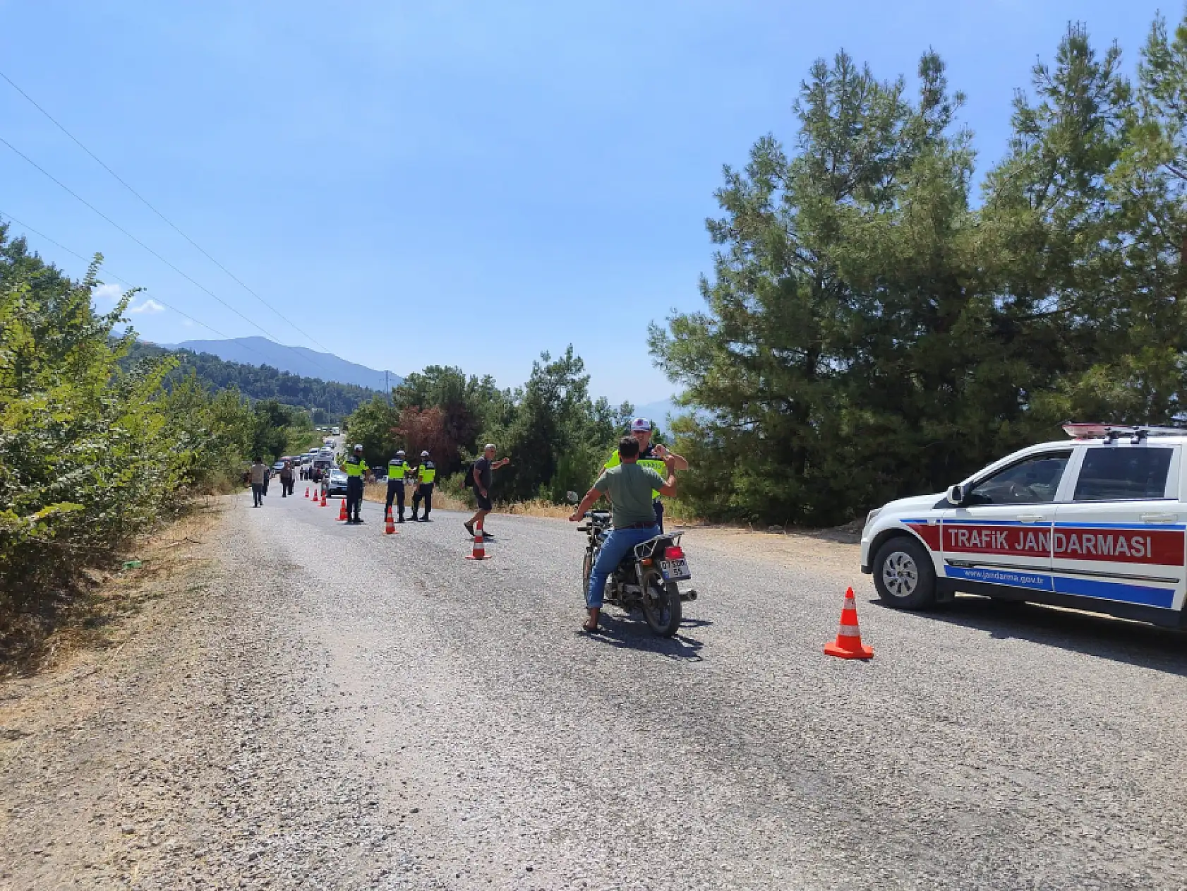 Muğla Seydikemer'de feci kaza: Araç uçuruma yuvarlandı, 1 ölü 4 yaralı