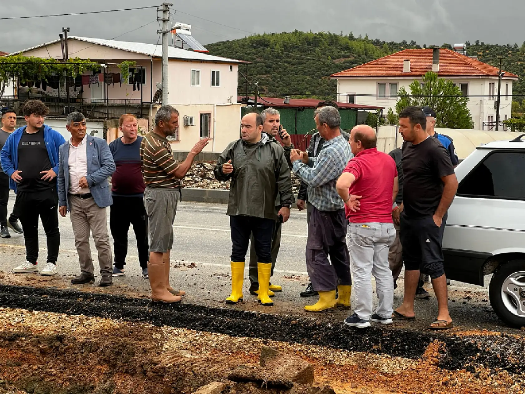 Başkan Akdenizli Sağanak Yağış Sonrası Sahadaydı: 'Ekiplerimiz 24 Saat Teyakkuzda'