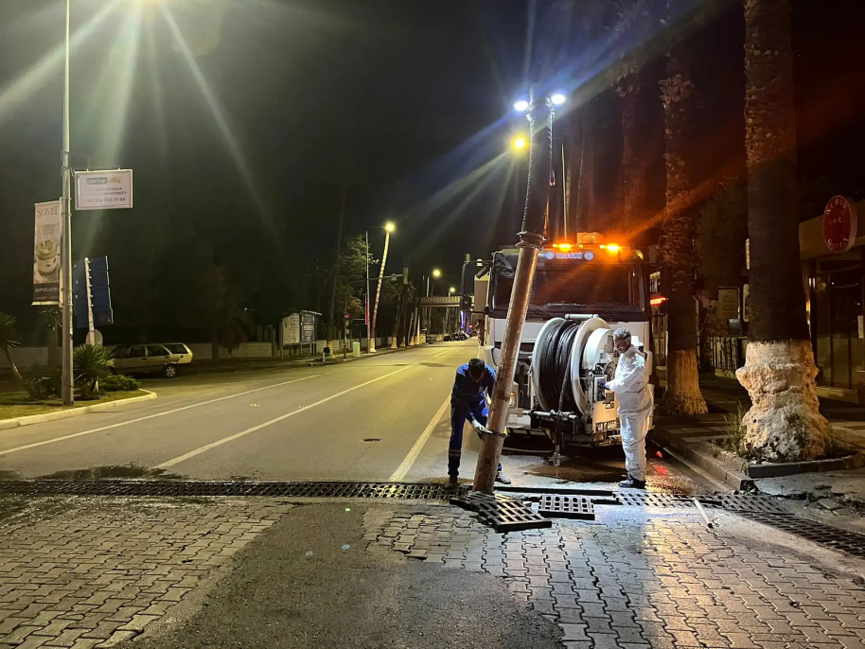 Fethiye Belediyesi Sağanak Öncesi Alarmda! Ekipler Gece Boyunca Sahadaydı