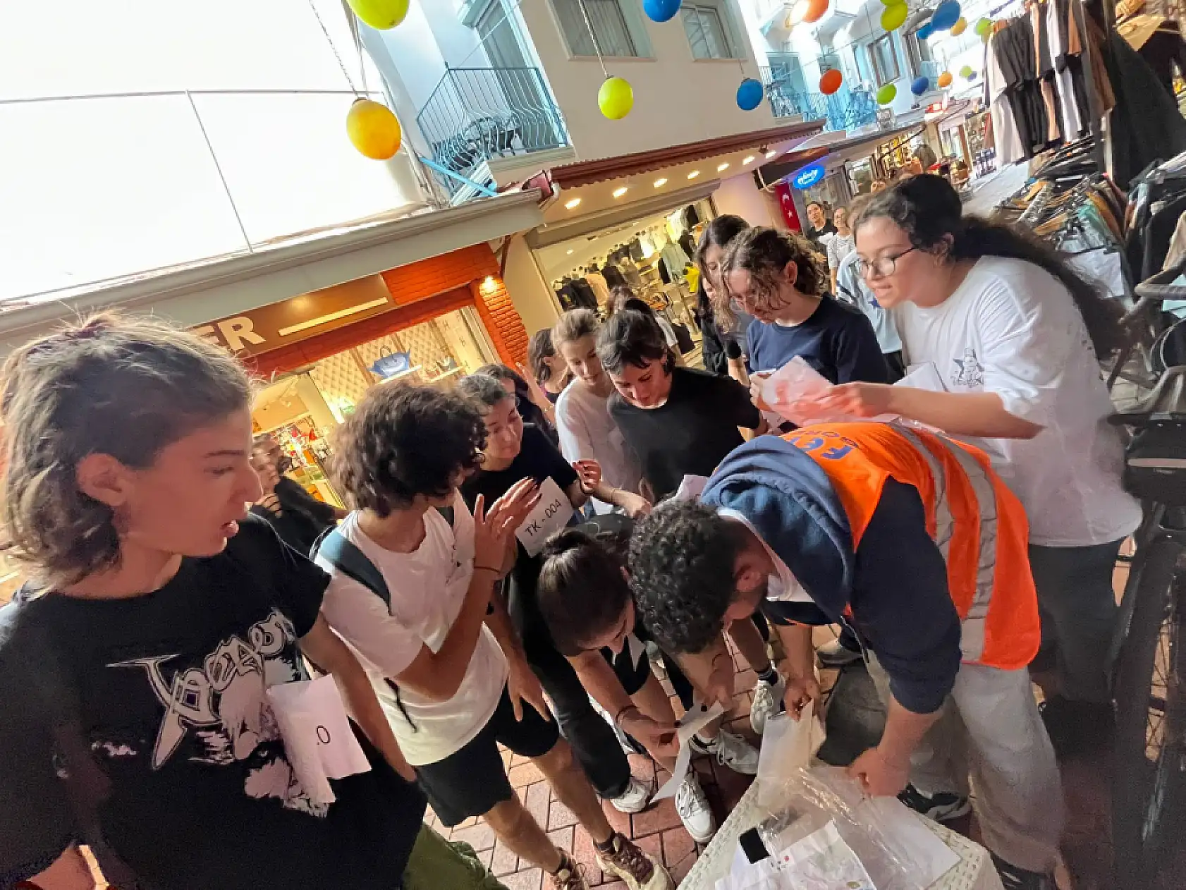 Fethiyeli Gençler 'City Hunt' ile Çevre İçin Yarıştı