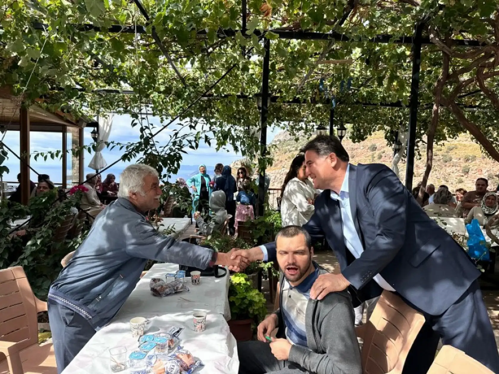 Başkan Karaca, Zihinsel Engellilerle Kahvaltıda Buluştu