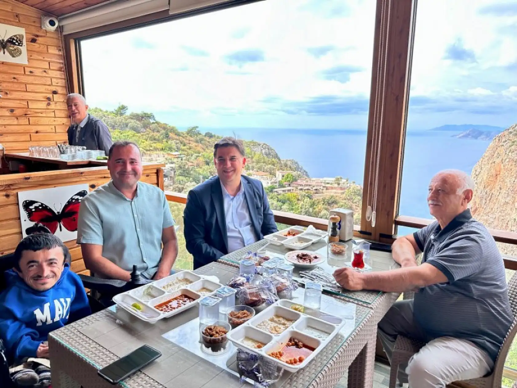 Başkan Karaca, Zihinsel Engellilerle Kahvaltıda Buluştu