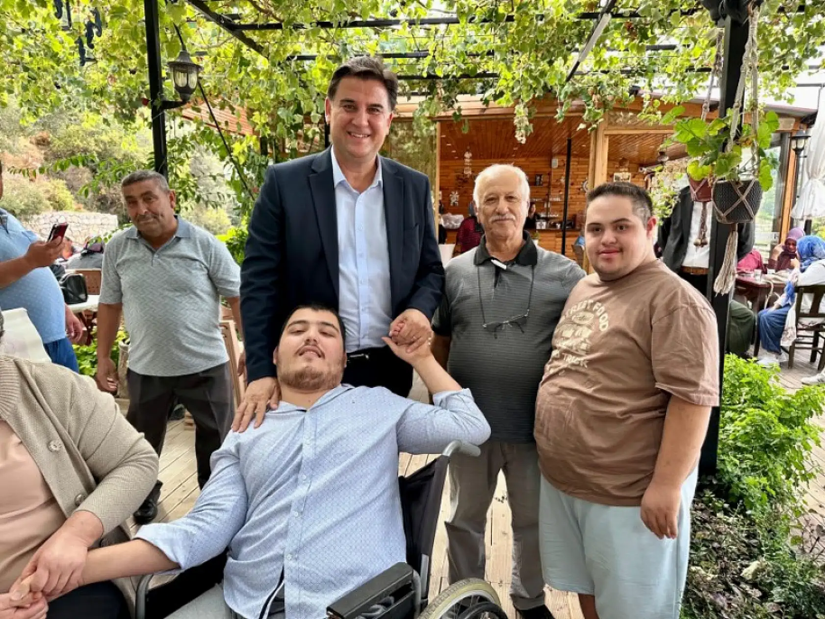 Başkan Karaca, Zihinsel Engellilerle Kahvaltıda Buluştu