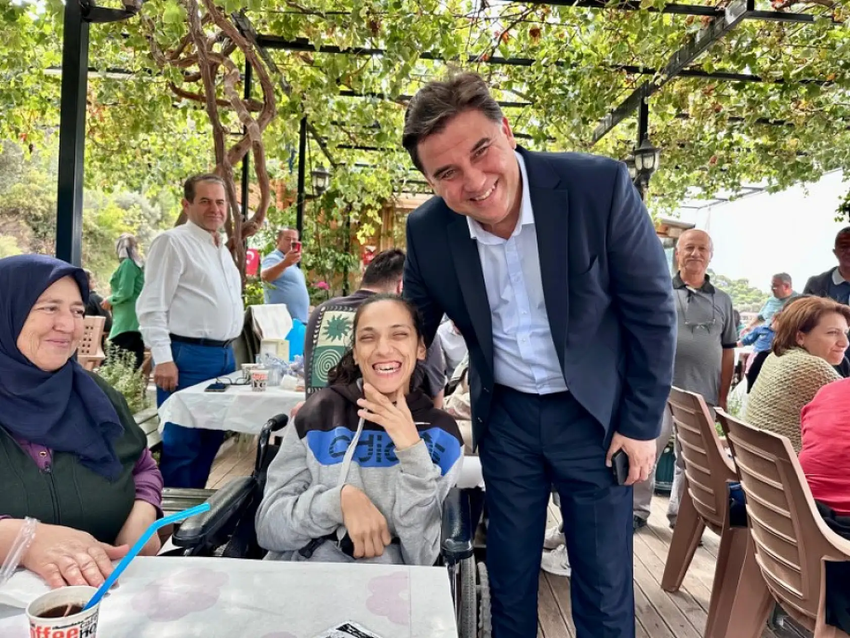 Başkan Karaca, Zihinsel Engellilerle Kahvaltıda Buluştu