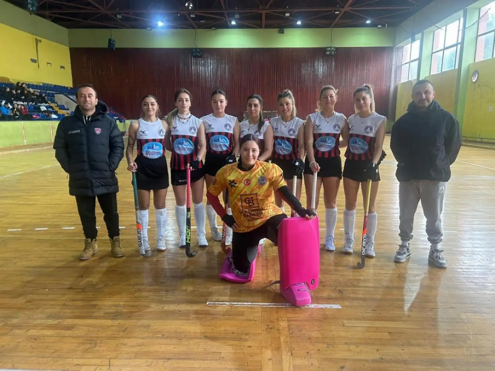 Ege Yıldızları Hokey takımı Tiflis Kupası'nı Muğla'ya getirdi