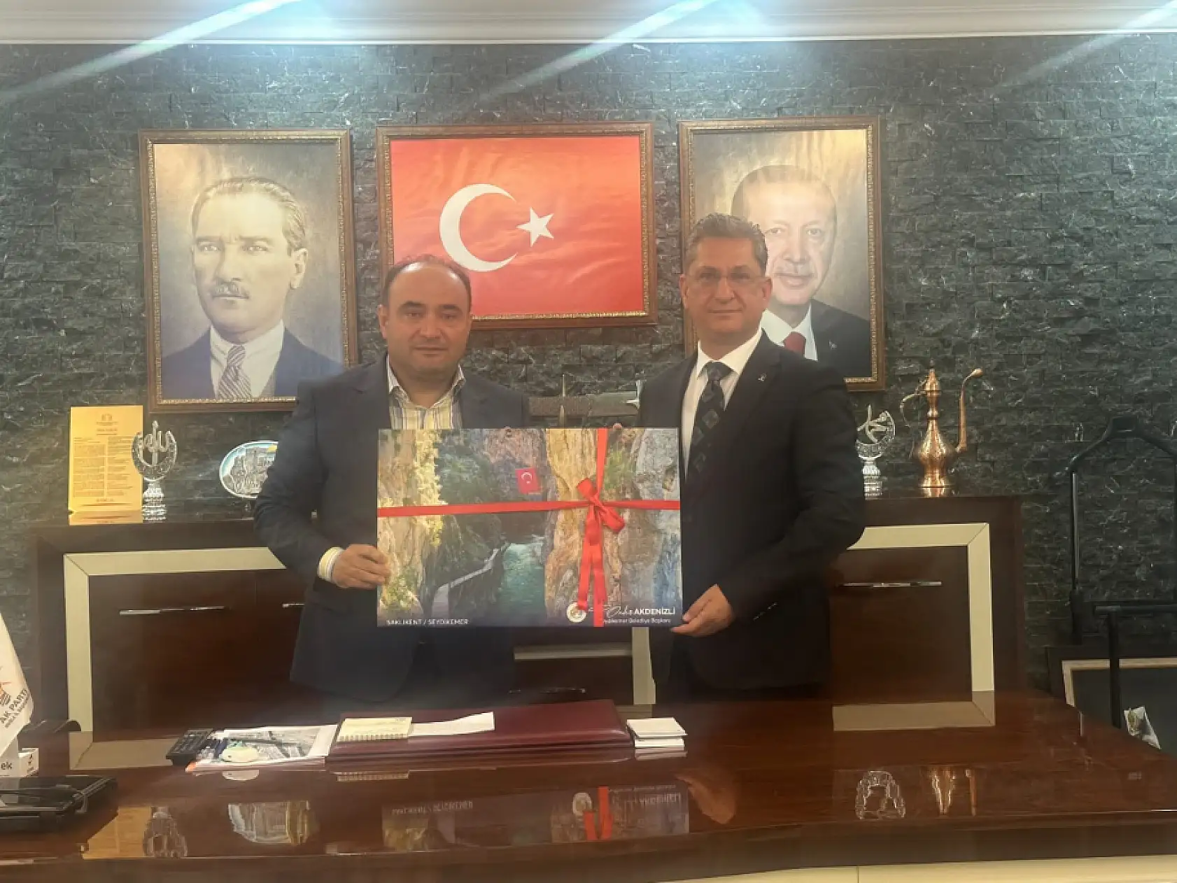 Başkan Akdenizli' den İl Başkanı Laçin'e 'Hayırlı Olsun' Ziyareti