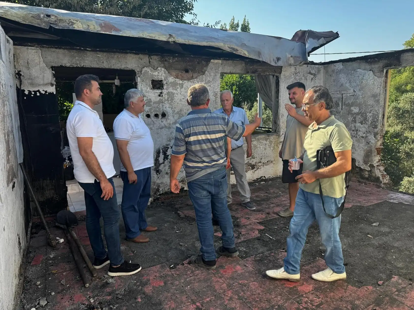 Seydikemer Kadıköy Mahallesi'nde Evi Yanan Vatandaşa Ziyaret