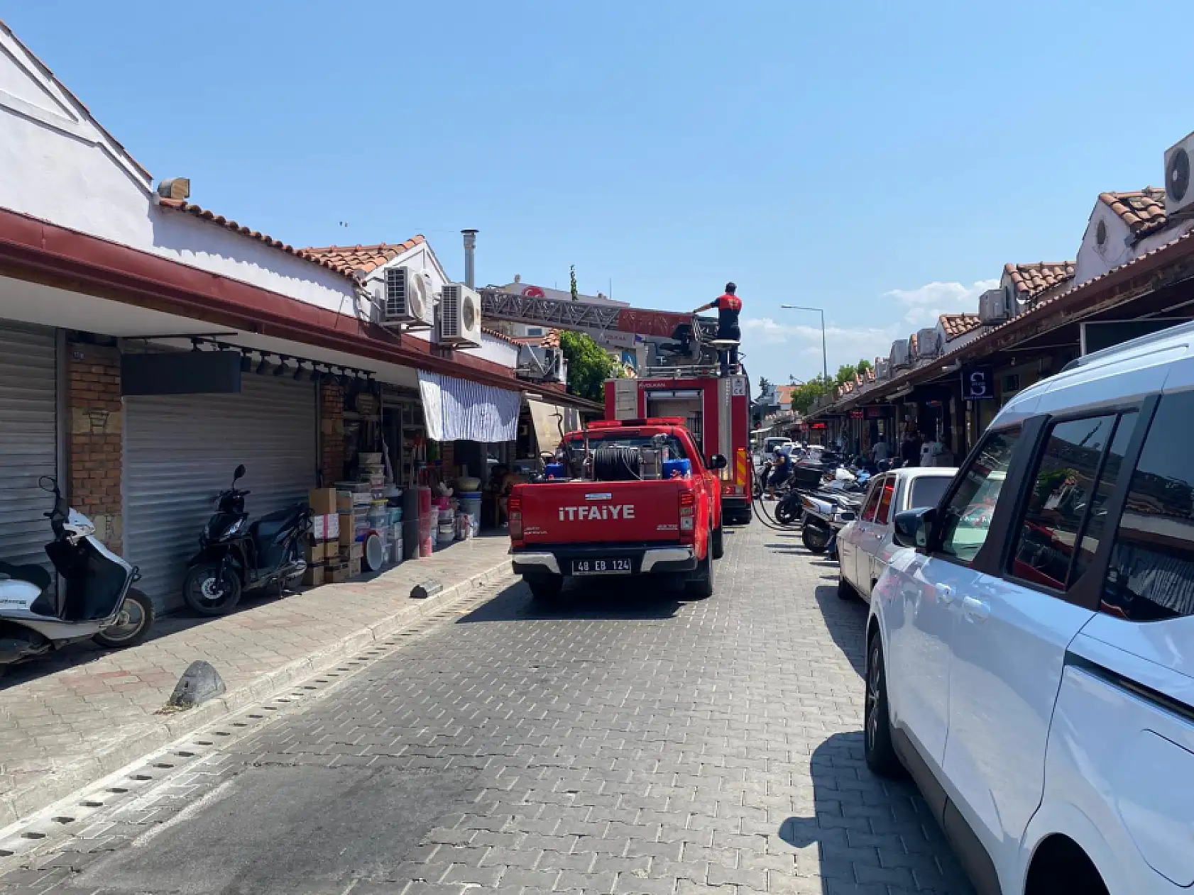 Fethiye Balık Pazarı'nda baca yangını