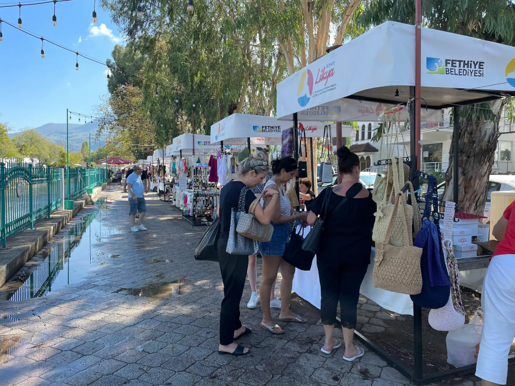 Fethiye'de Likya Kadın Kooperatifi stantlarına yoğun ilgi