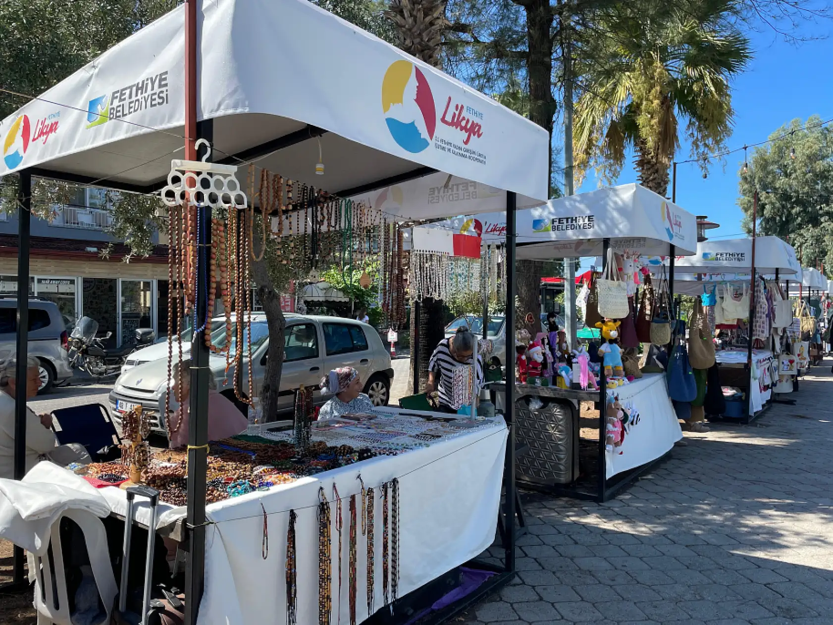 Fethiye'de Likya Kadın Kooperatifi stantlarına yoğun ilgi