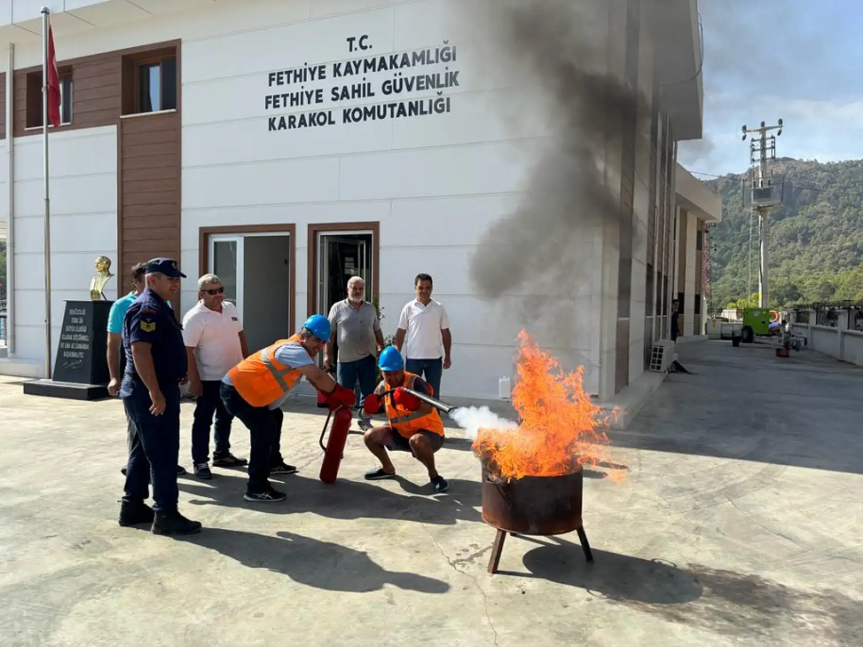 Teorik ve Uygulamalı Yangın Eğitimi Verildi